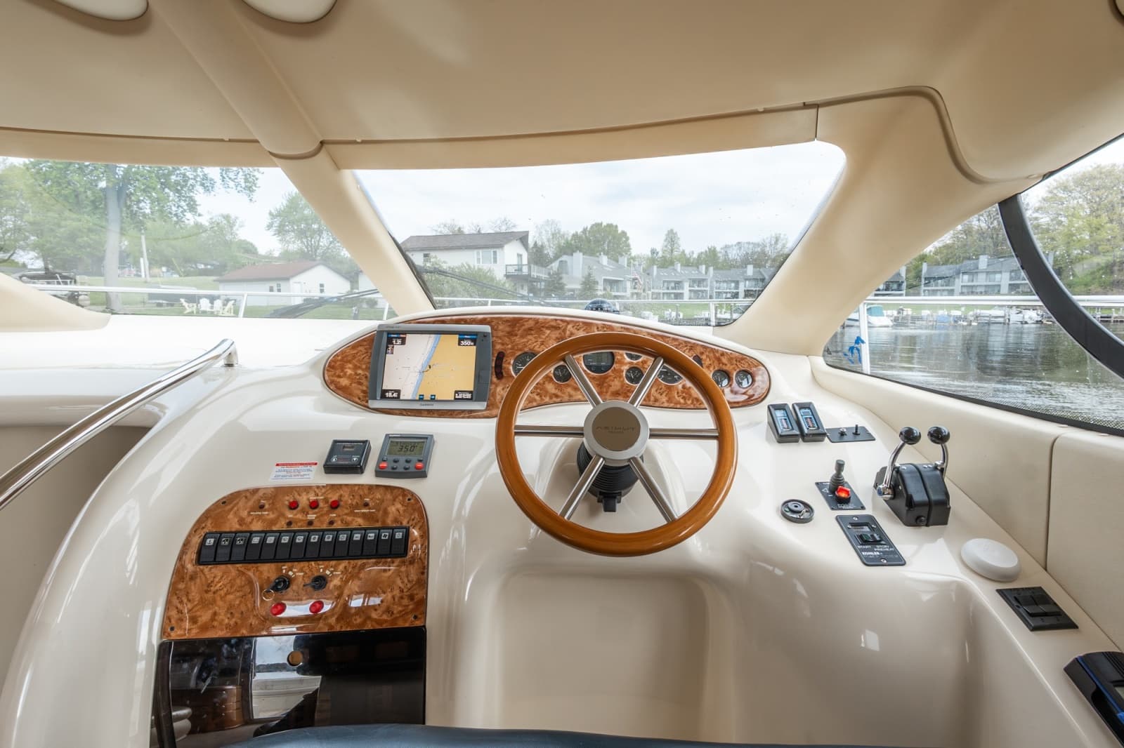 2004 Azimut 39 Flybridge - Photo 14