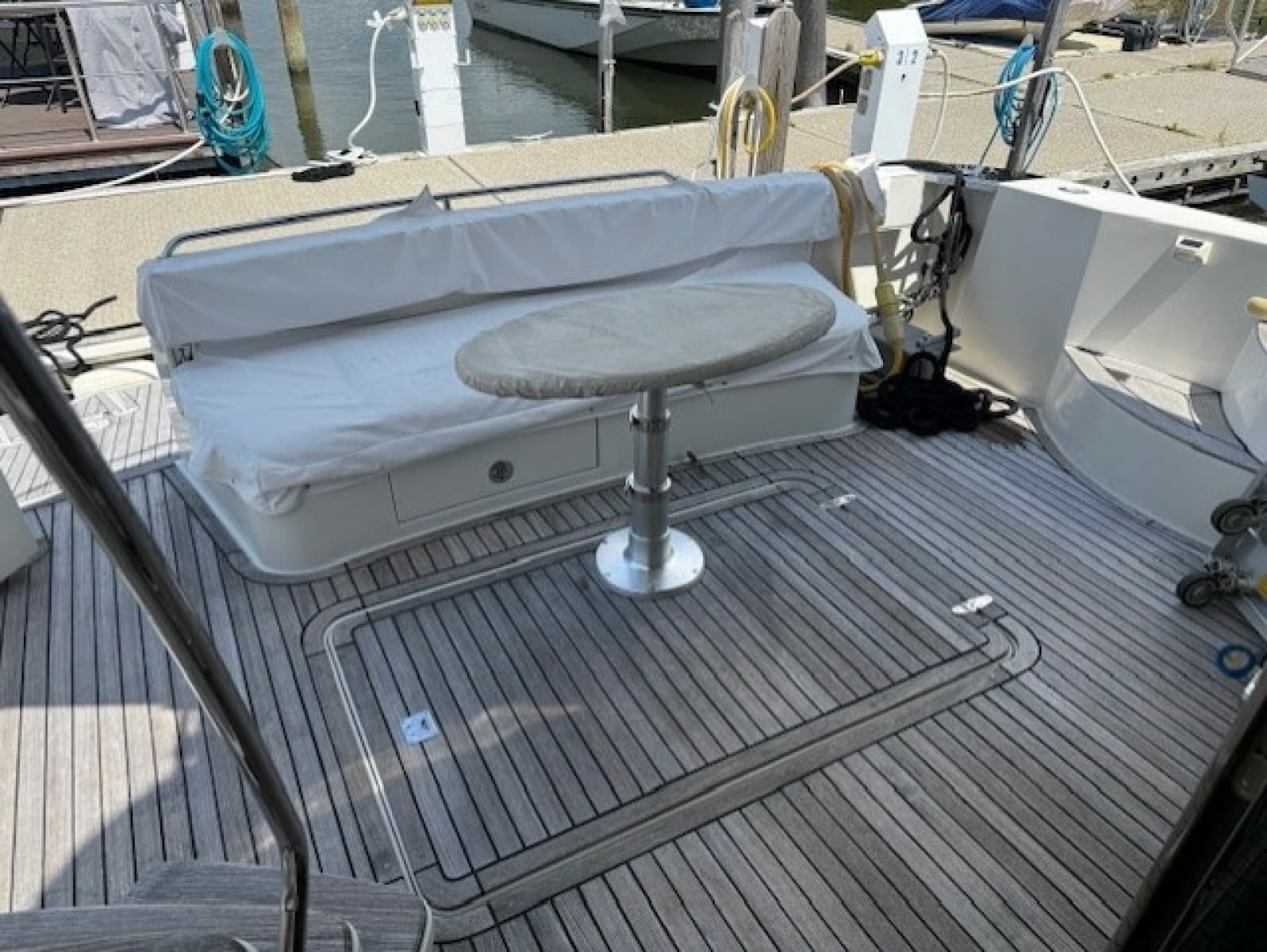 2006 Carver Voyager - Photo 7