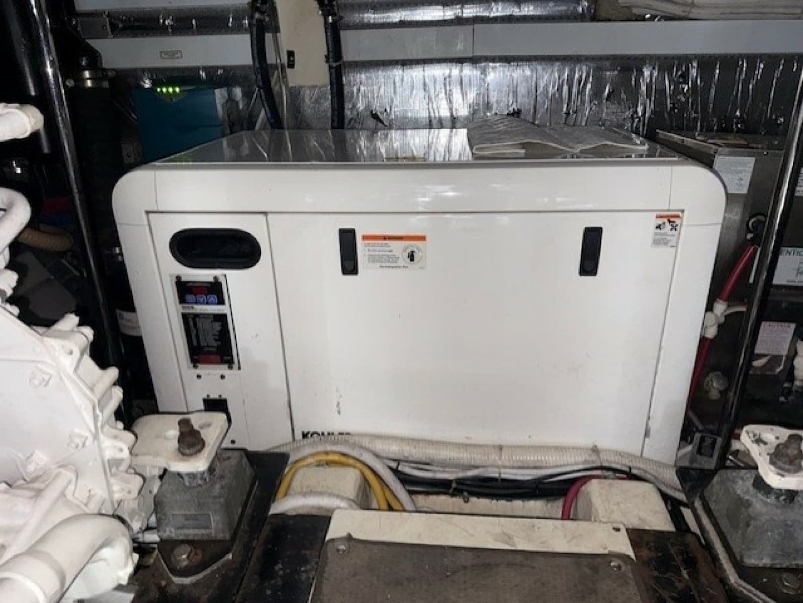 2006 Carver Voyager - Photo 32