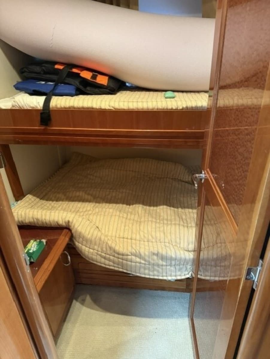 2006 Carver Voyager - Photo 27