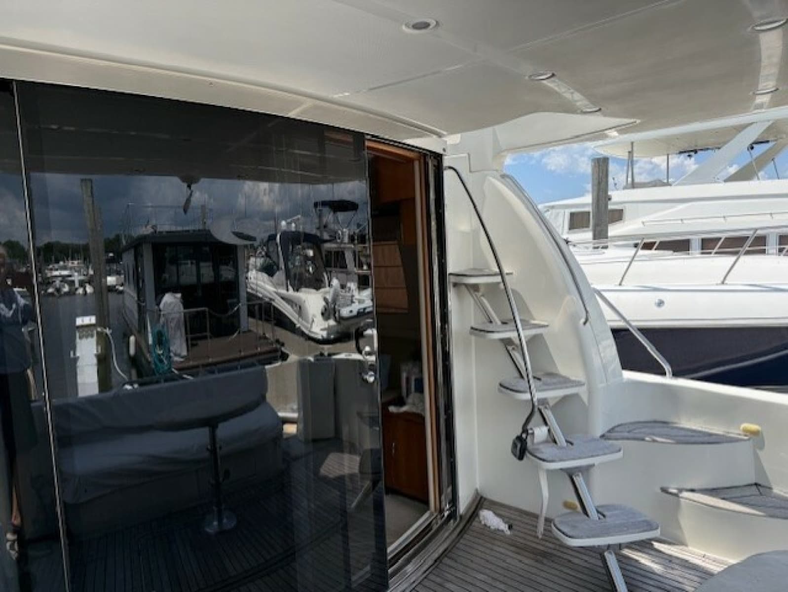 2006 Carver Voyager - Photo 6