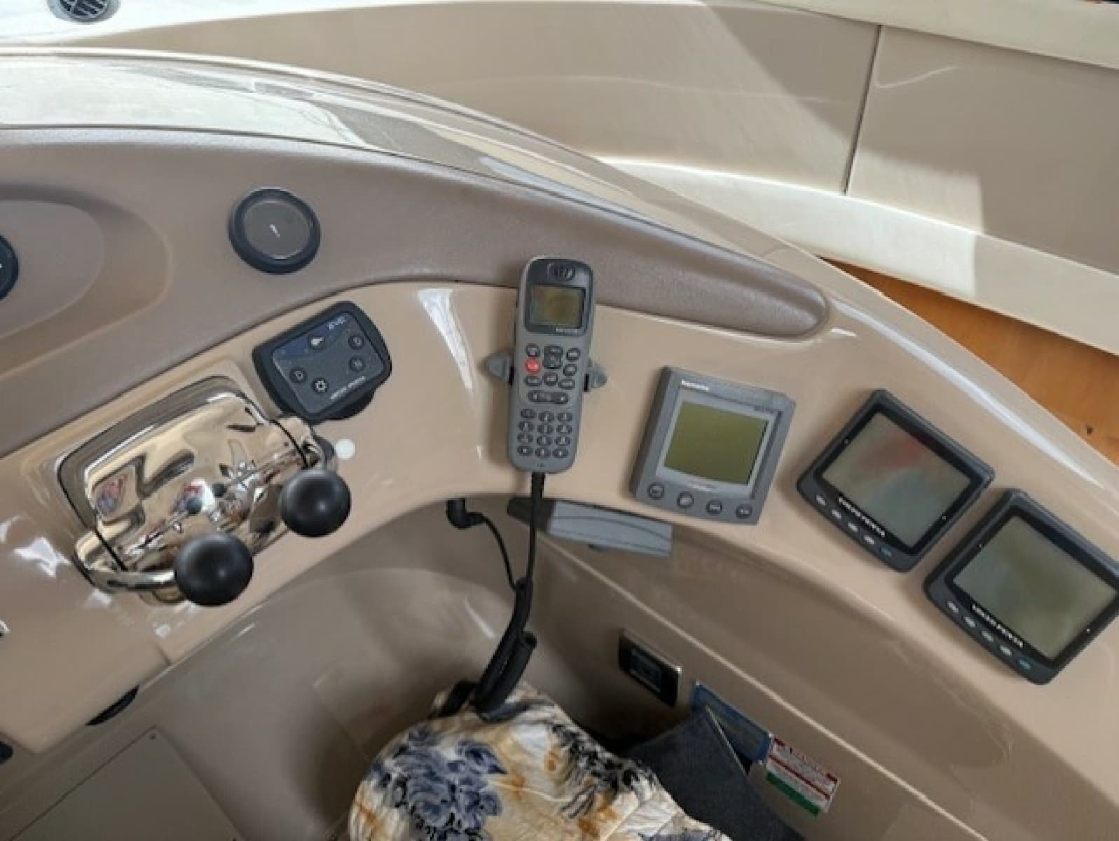 2006 Carver Voyager - Photo 14