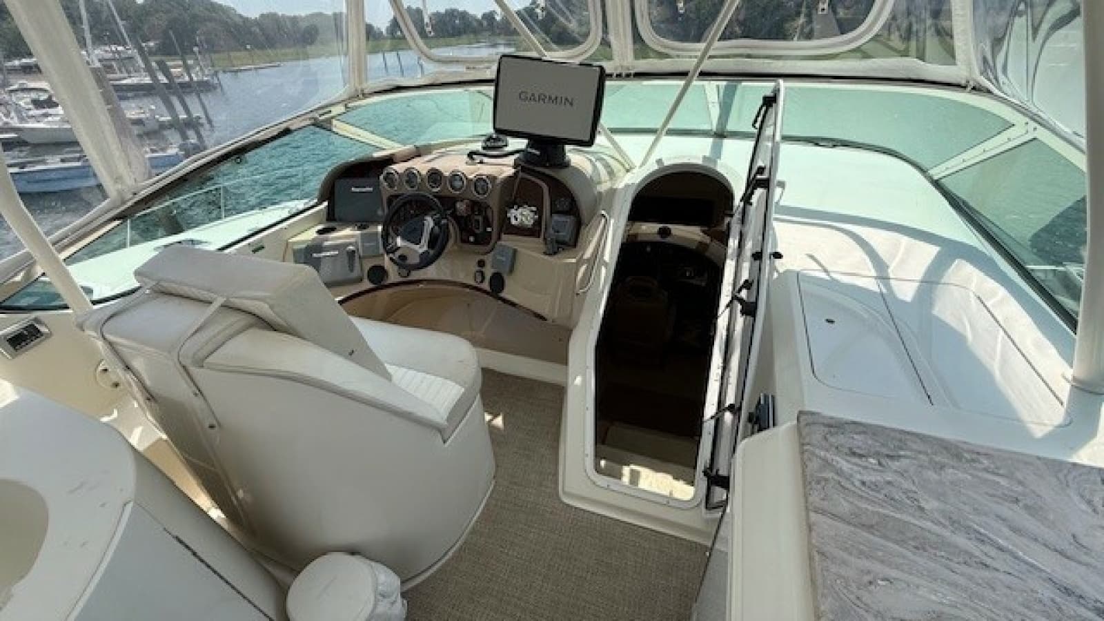 2006 Carver Voyager - Photo 8