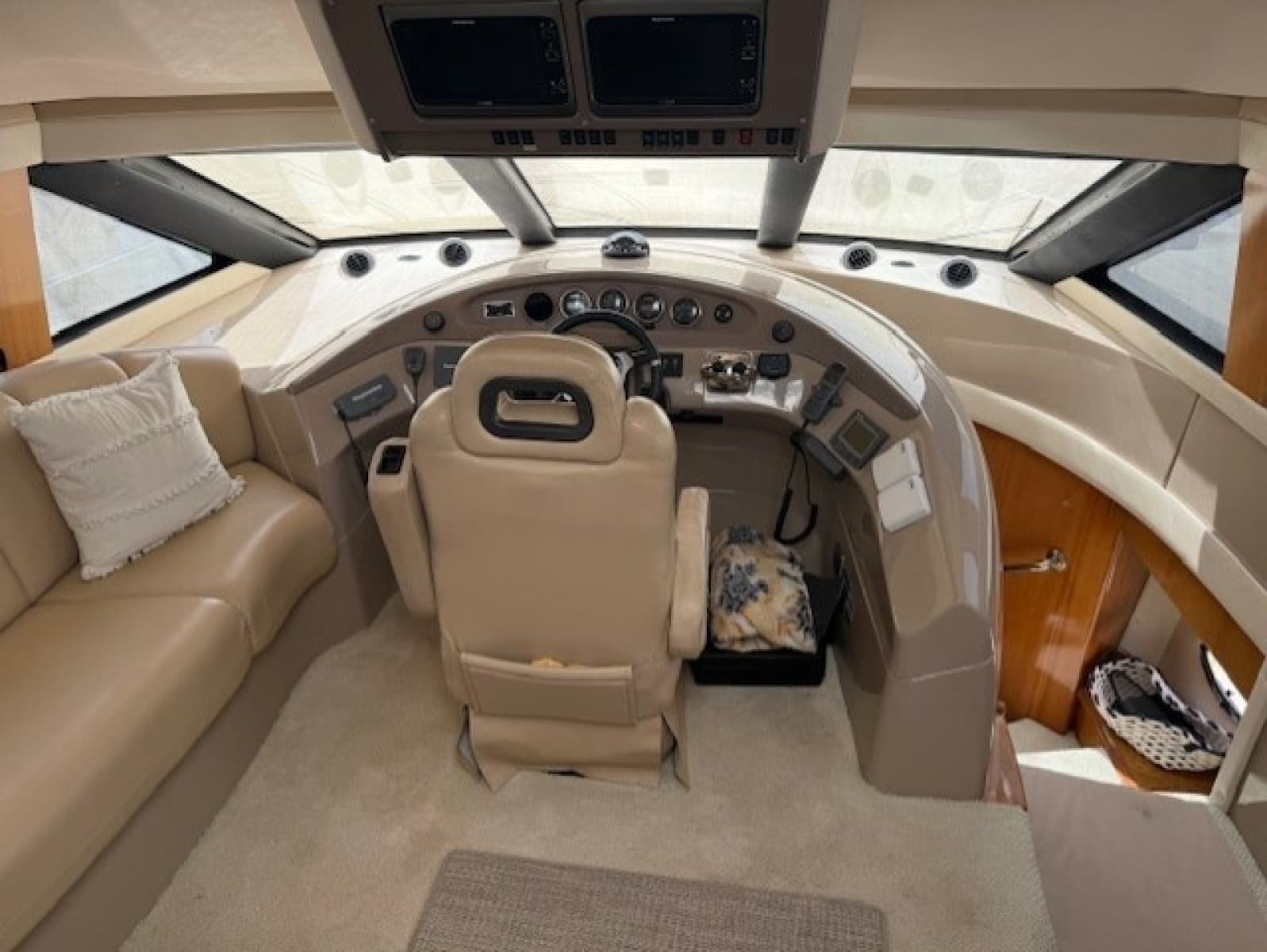 2006 Carver Voyager - Photo 12