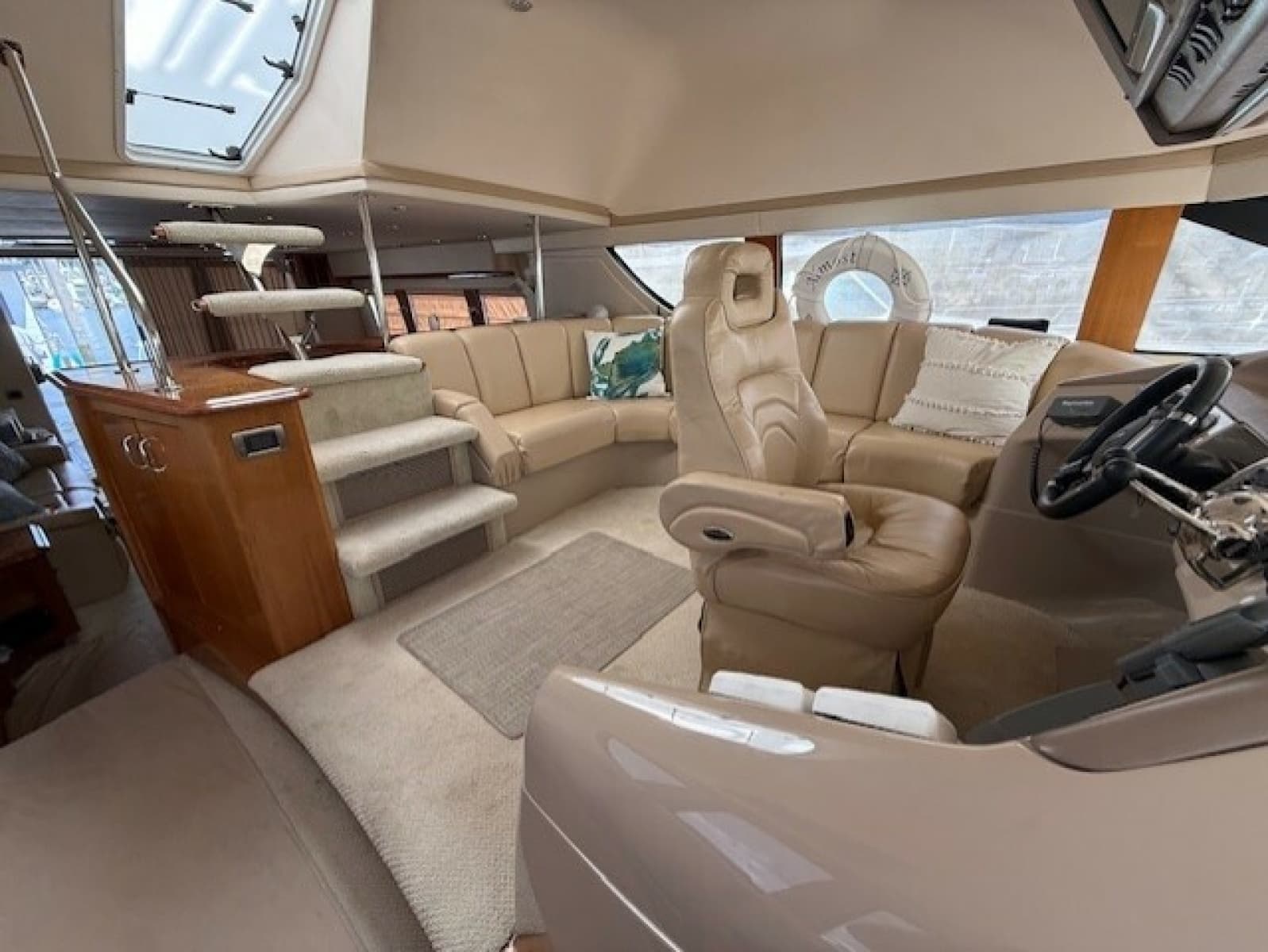 2006 Carver Voyager - Photo 11