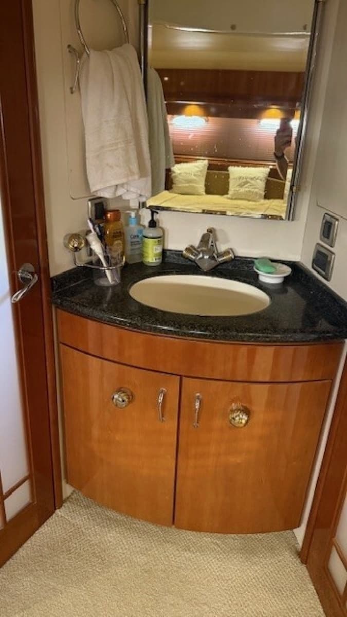 2006 Carver Voyager - Photo 21