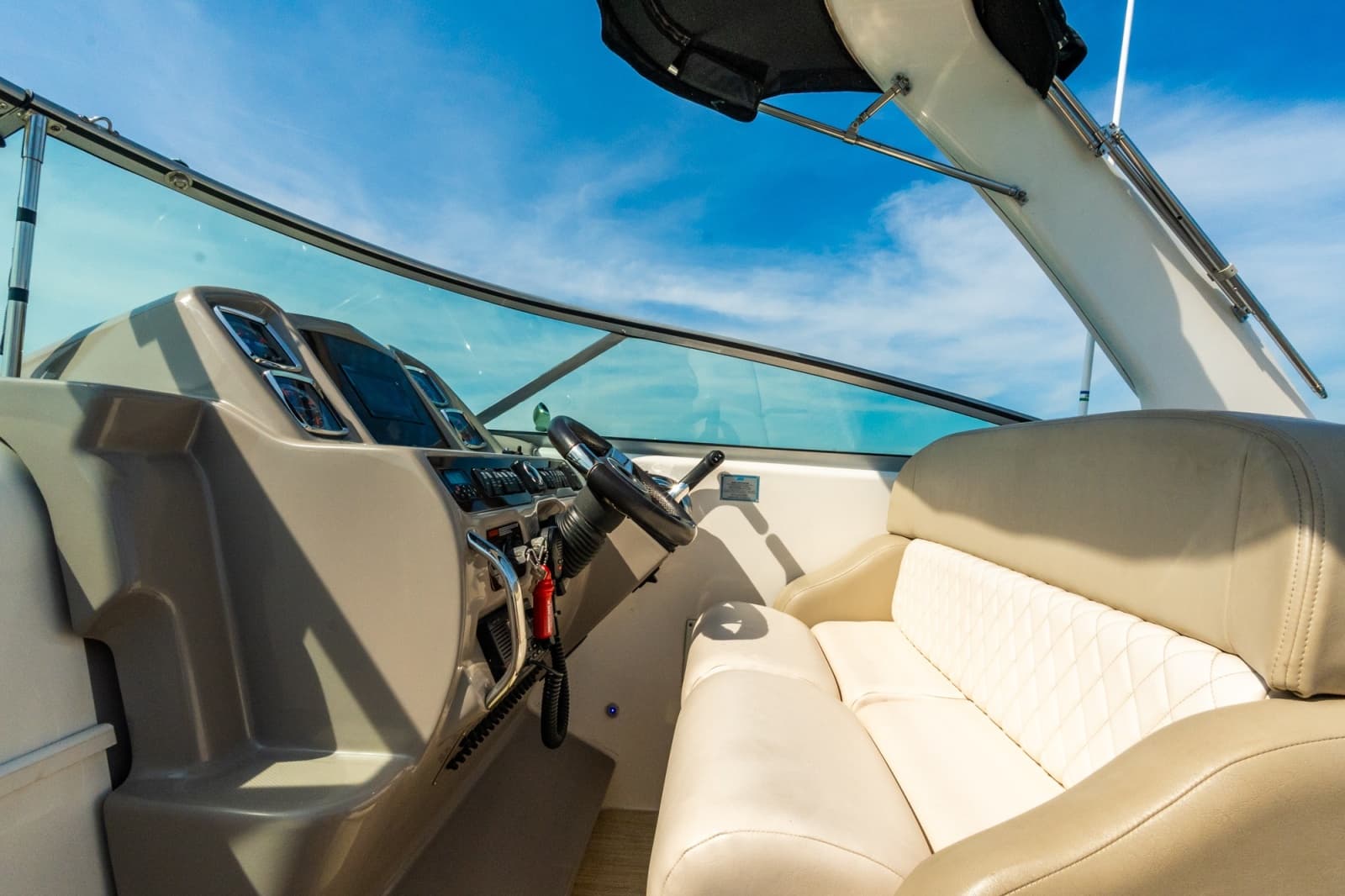 2016 Chaparral 290 Signature - Photo 23