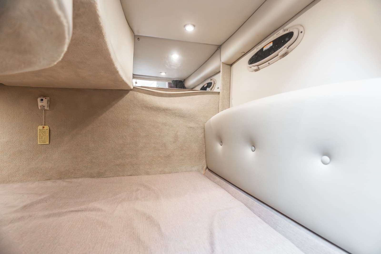 2016 Chaparral 290 Signature - Photo 41