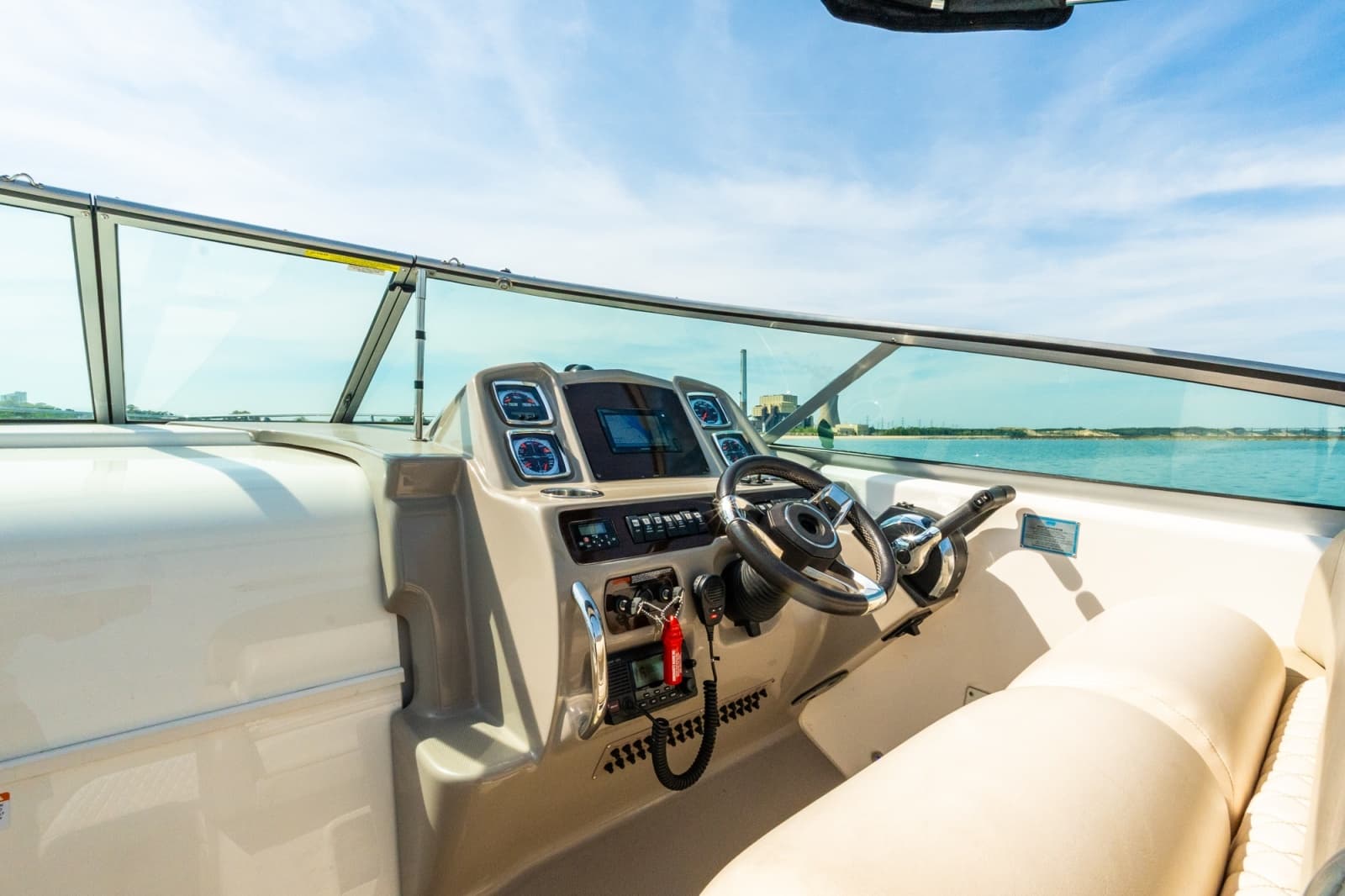 2016 Chaparral 290 Signature - Photo 18