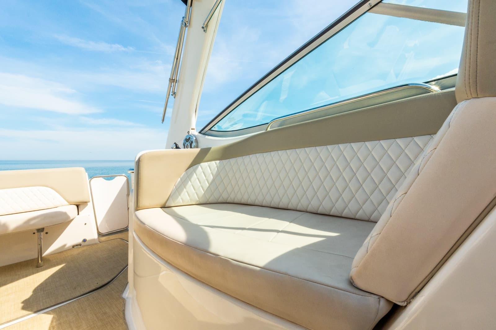 2016 Chaparral 290 Signature - Photo 24