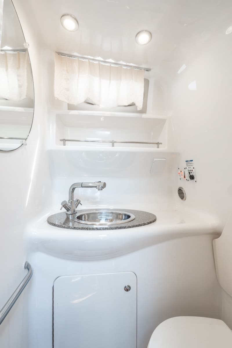2016 Chaparral 290 Signature - Photo 40