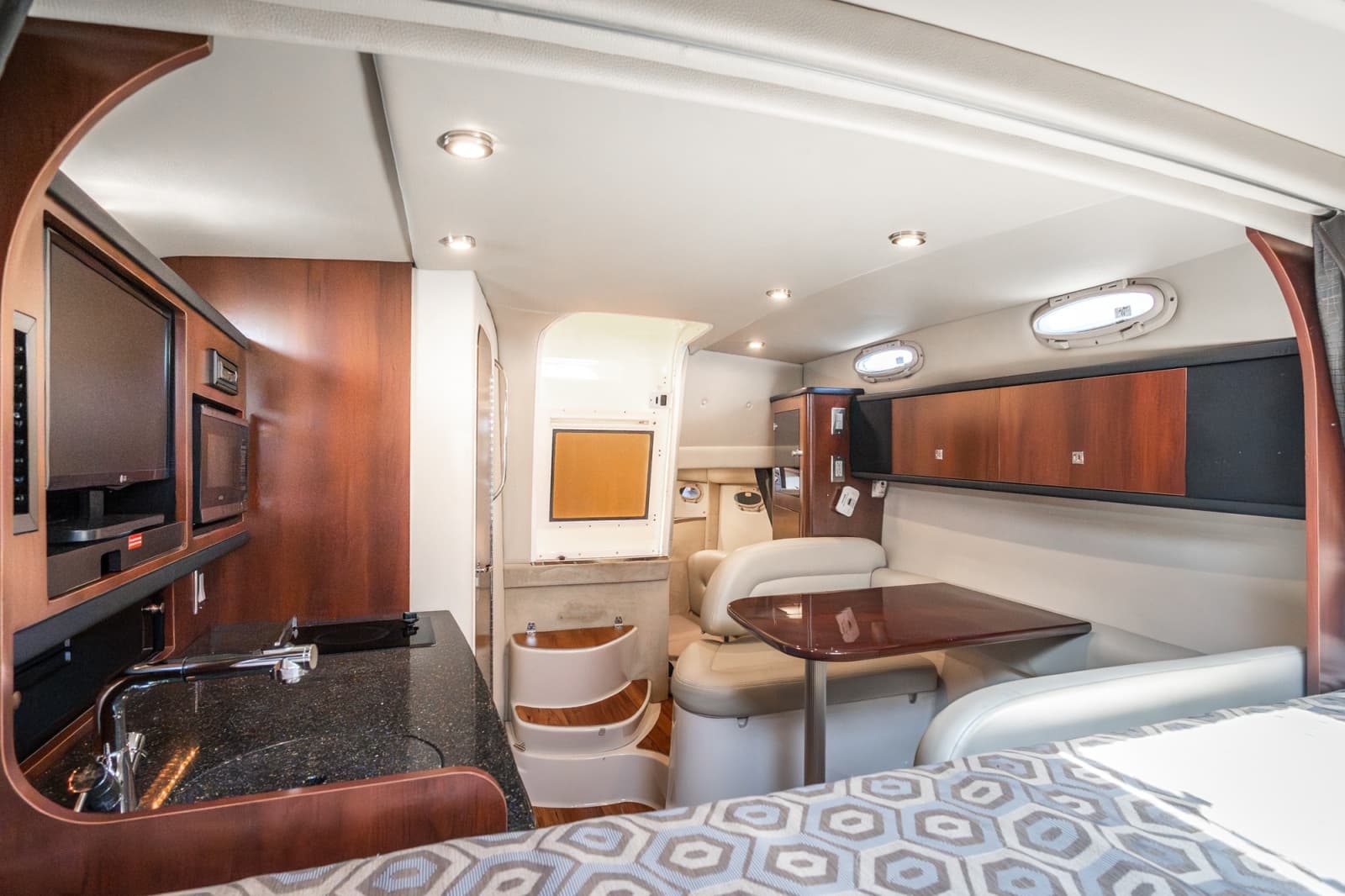 2016 Chaparral 290 Signature - Photo 38