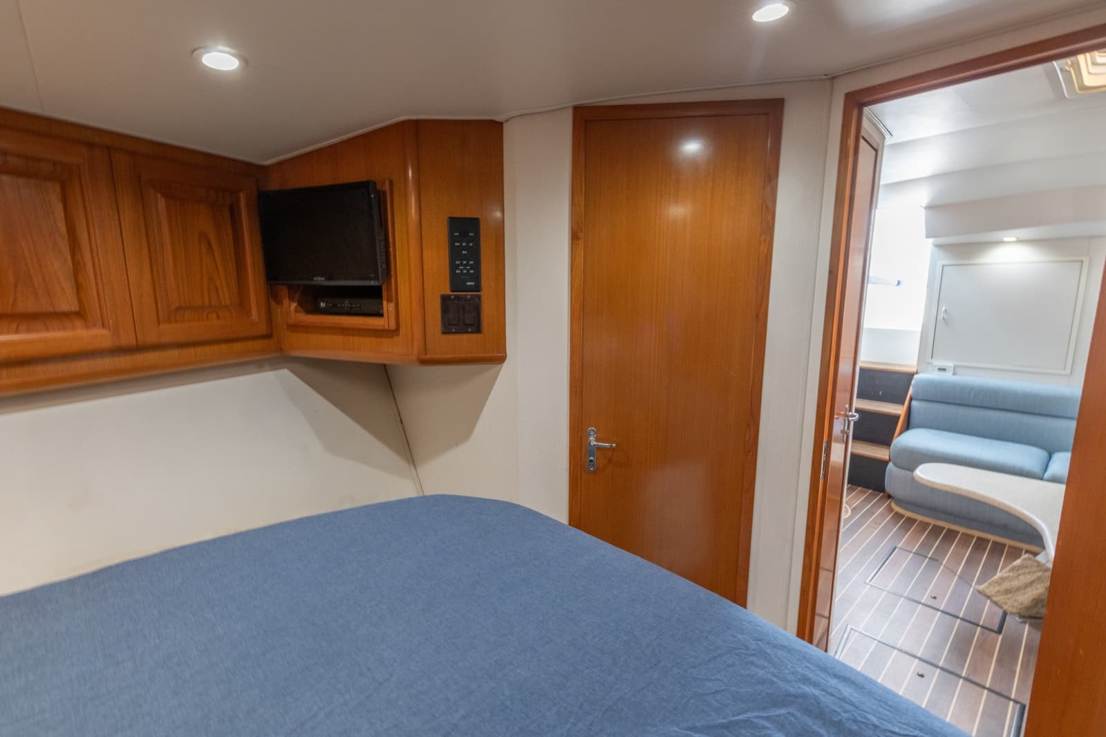 1997 Viking 43' Viking Open - Photo 42