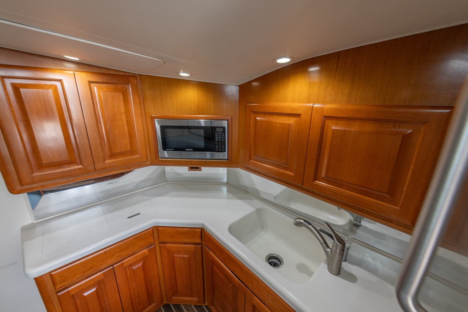 1997 Viking 43' Viking Open - Photo 36