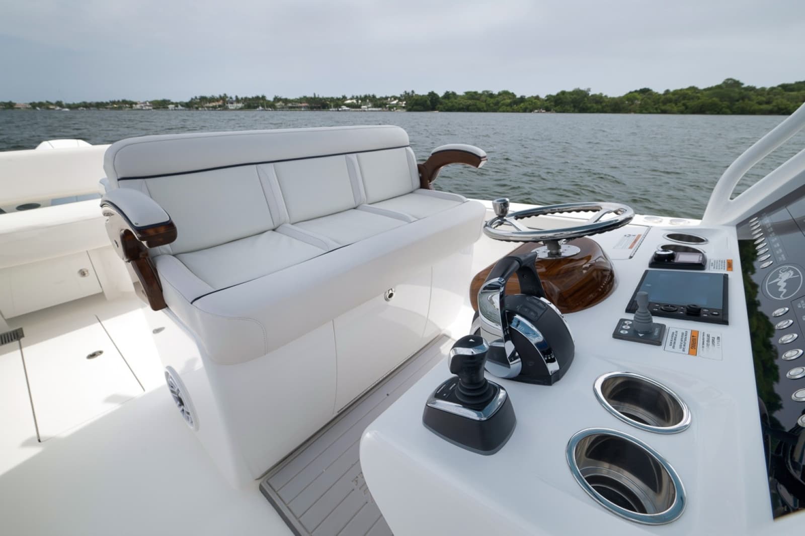 2023 Valhalla Boatworks V-33 - Photo 34