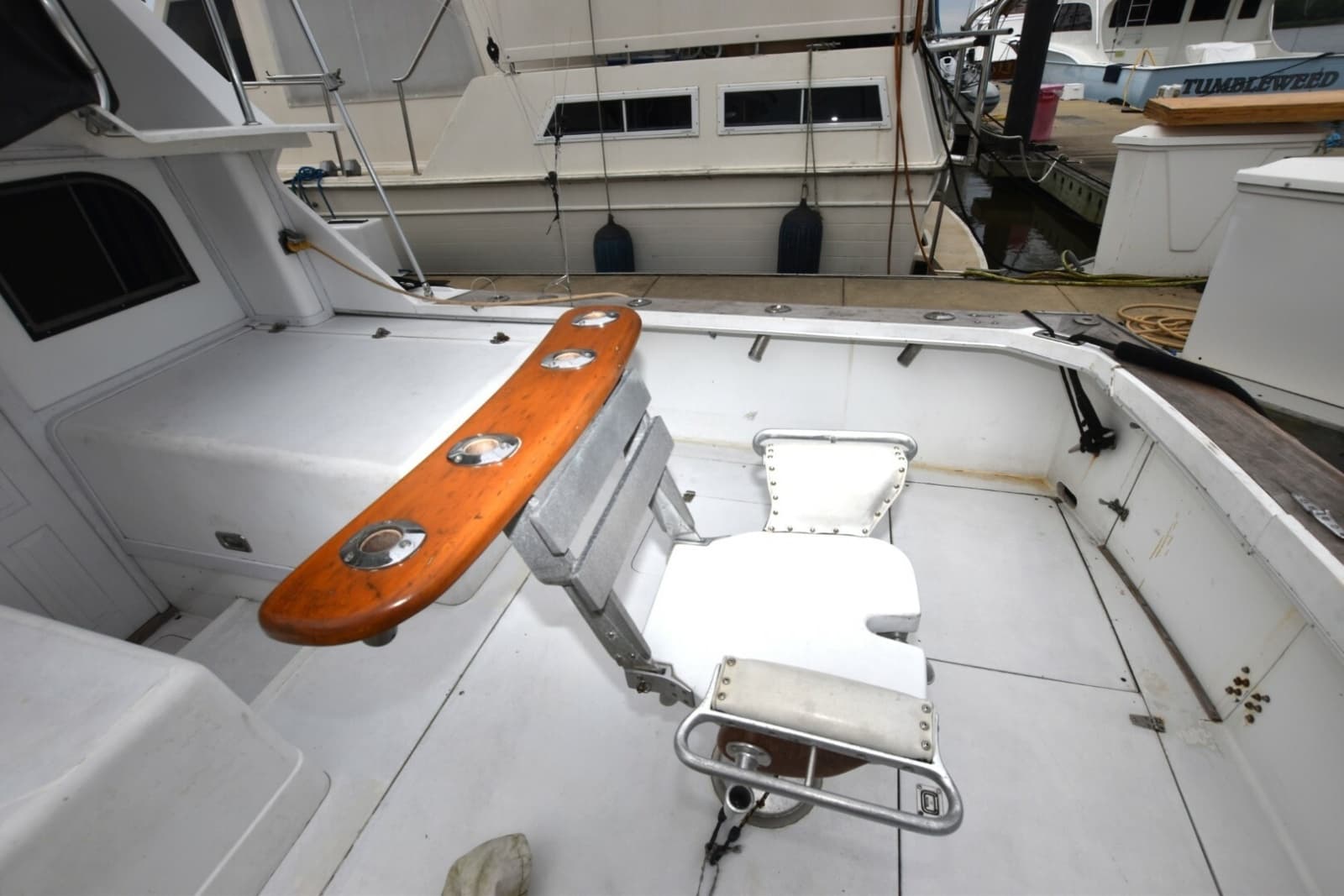 1981 Blackfin 32 Sportfisherman - Photo 4
