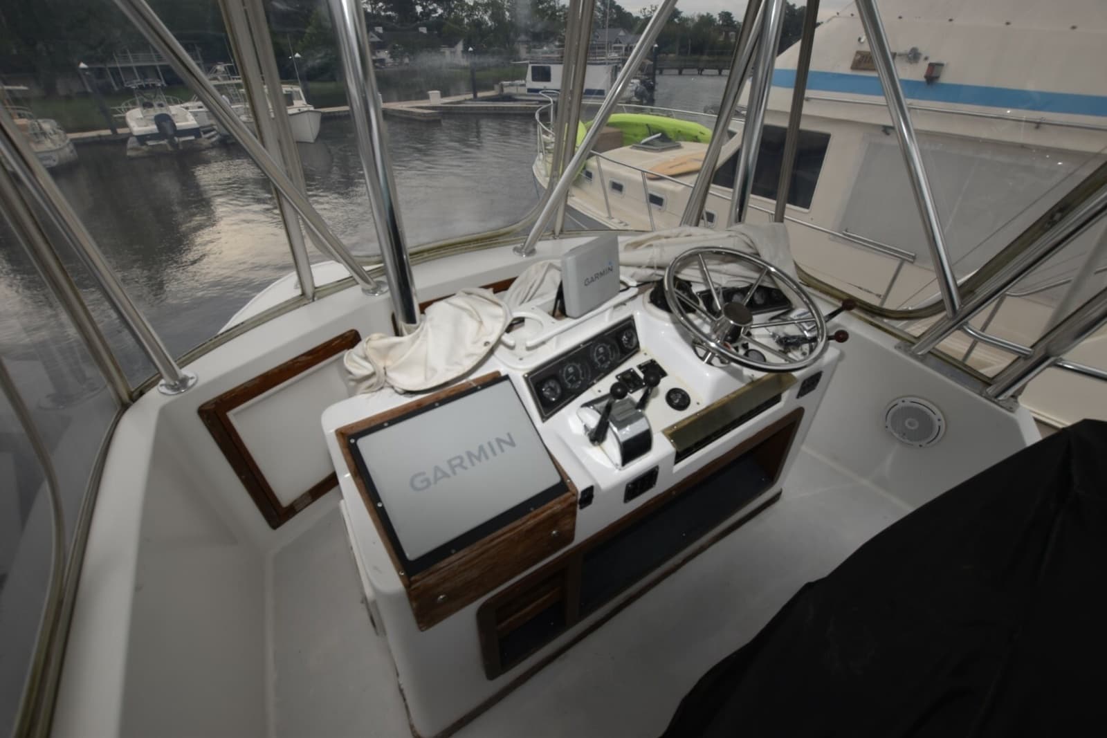 1981 Blackfin 32 Sportfisherman - Photo 15