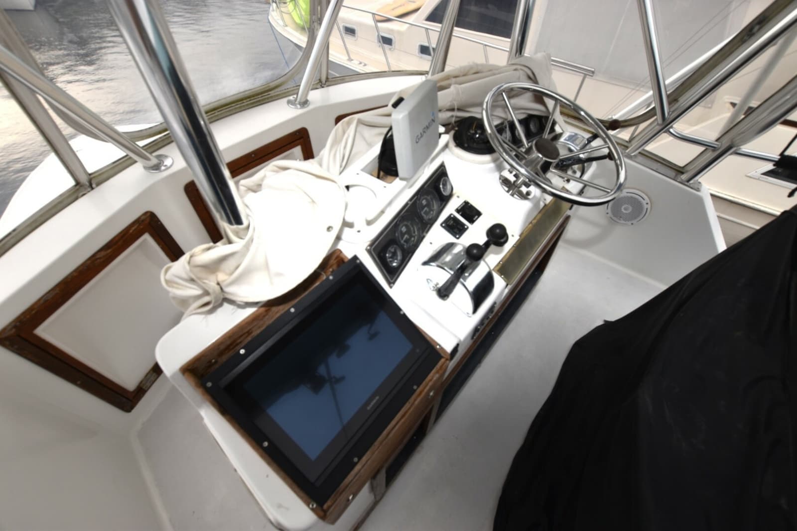 1981 Blackfin 32 Sportfisherman - Photo 13