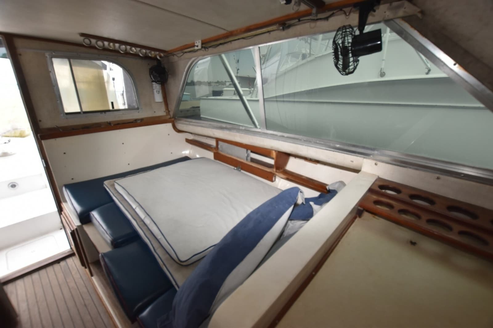 1981 Blackfin 32 Sportfisherman - Photo 7