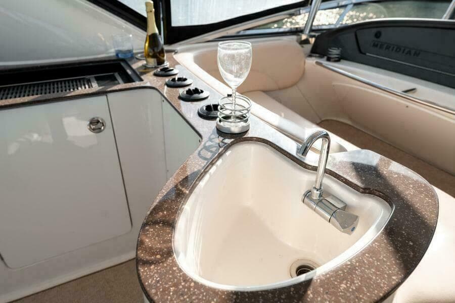 2014 Meridian 441 Sedan - Photo 36