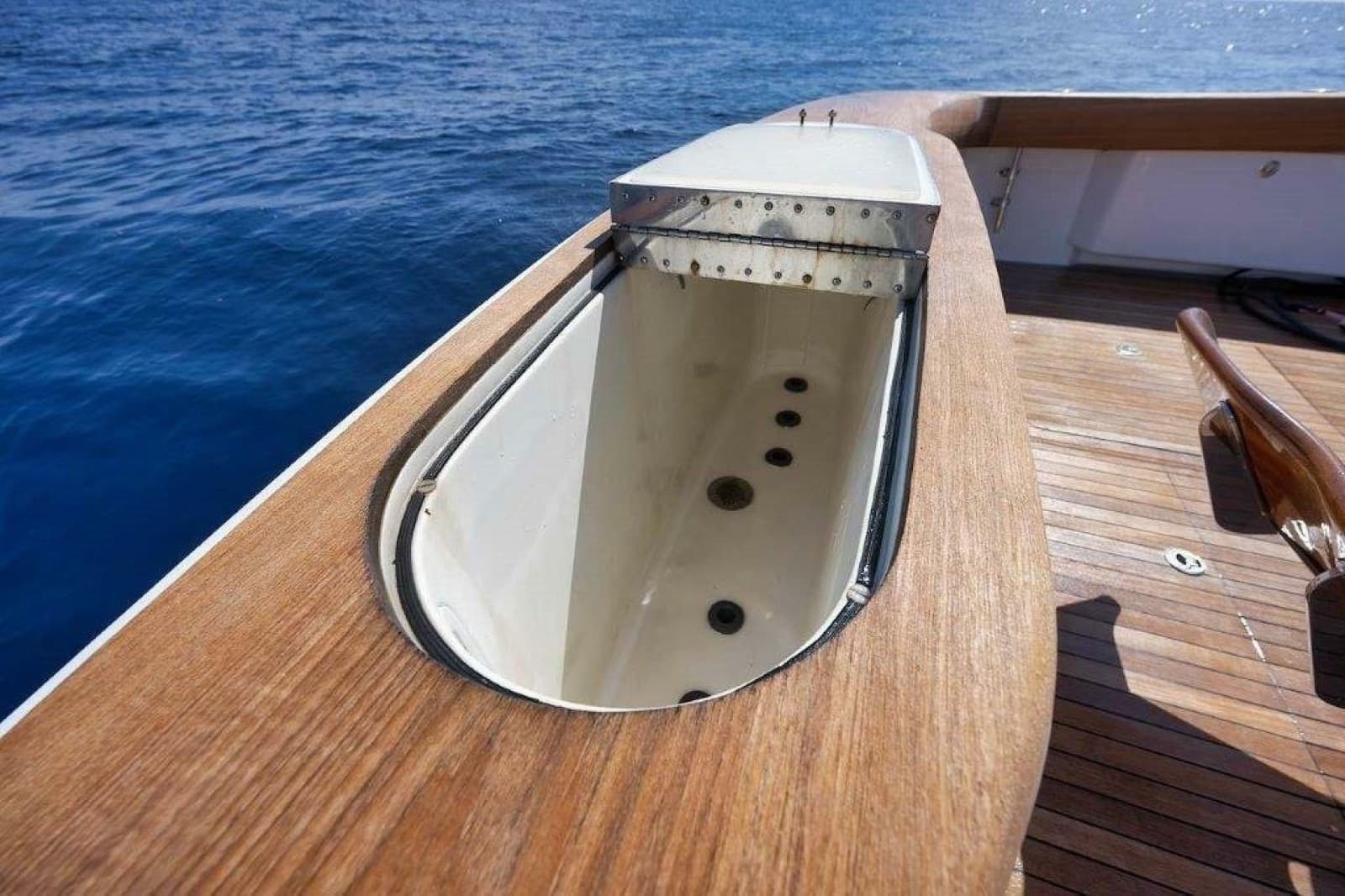 2011 Viking 70 Convertible - Photo 39