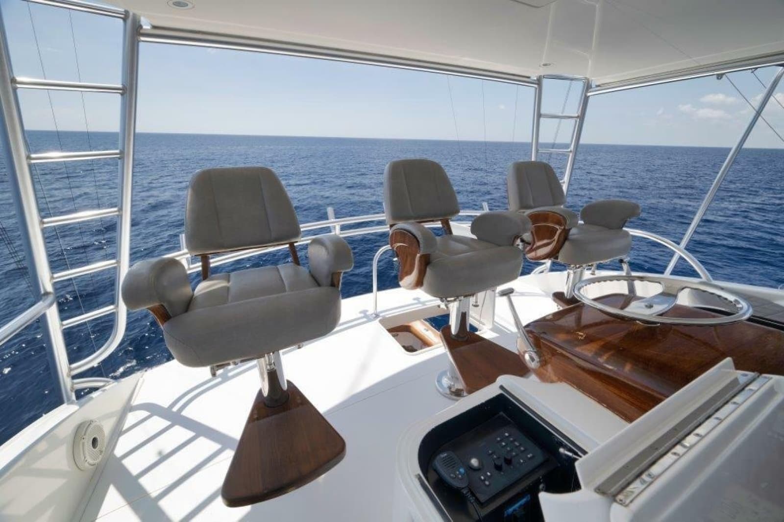 2011 Viking 70 Convertible - Photo 28