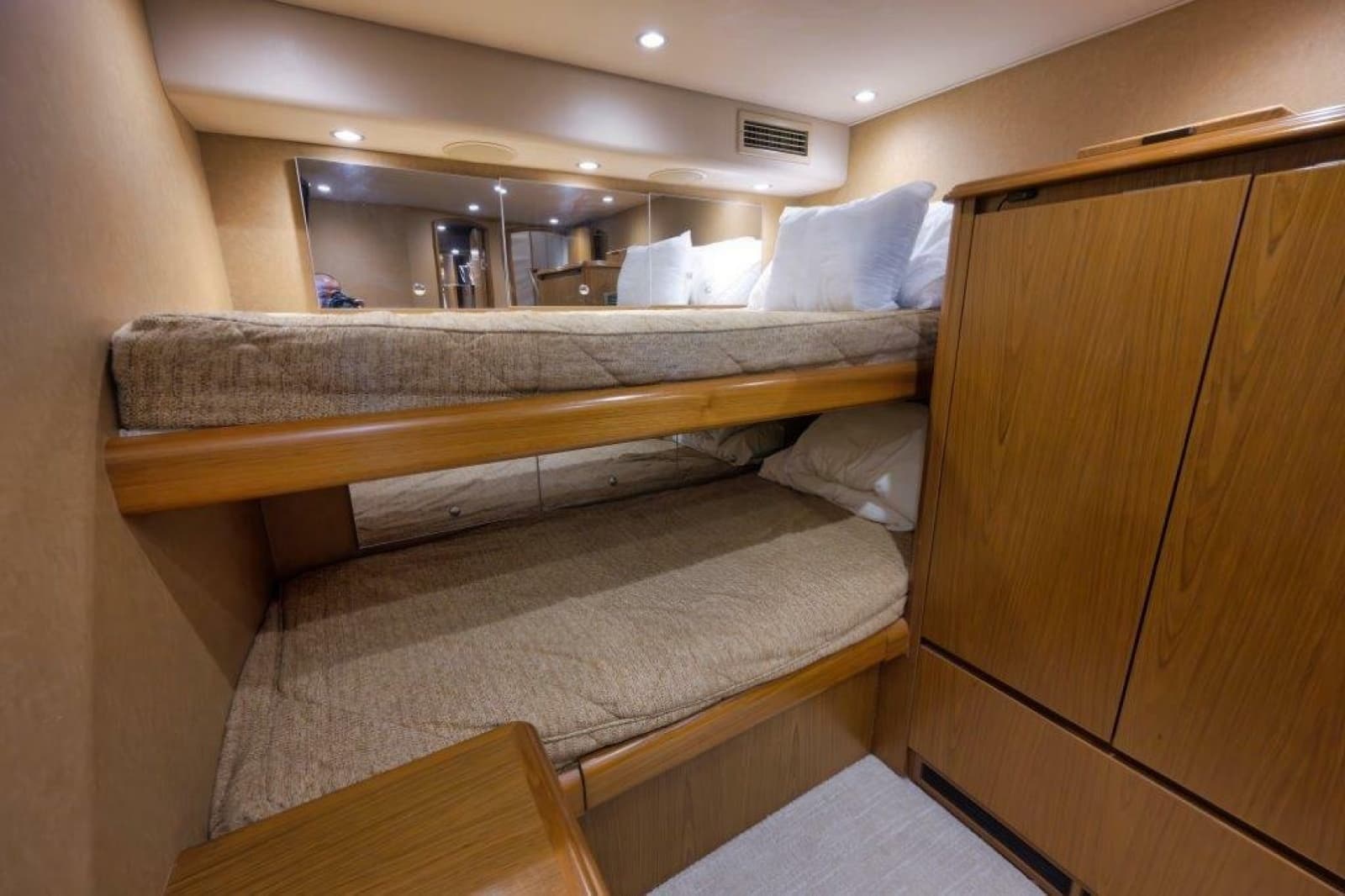 2011 Viking 70 Convertible - Photo 24