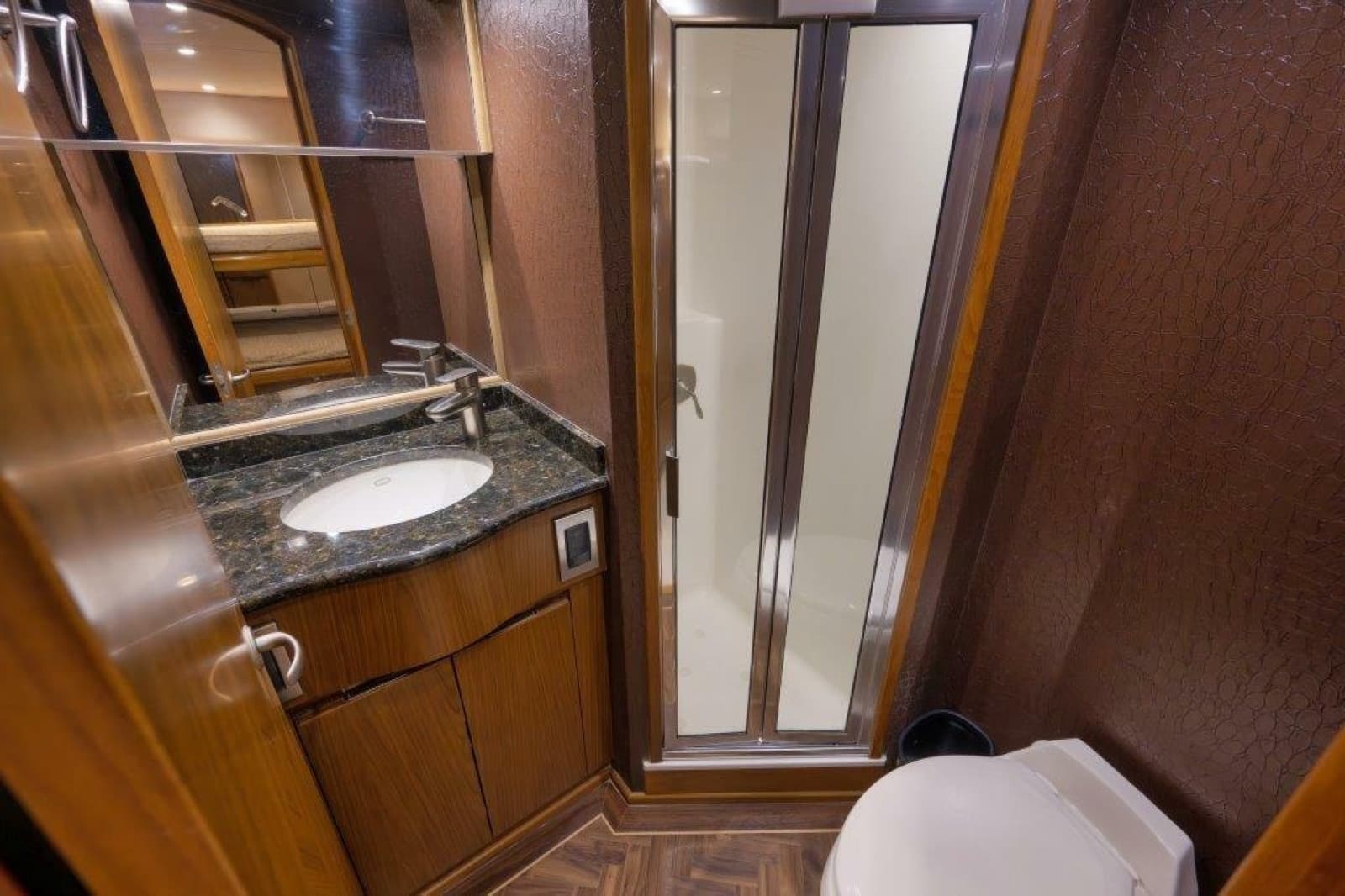 2011 Viking 70 Convertible - Photo 26