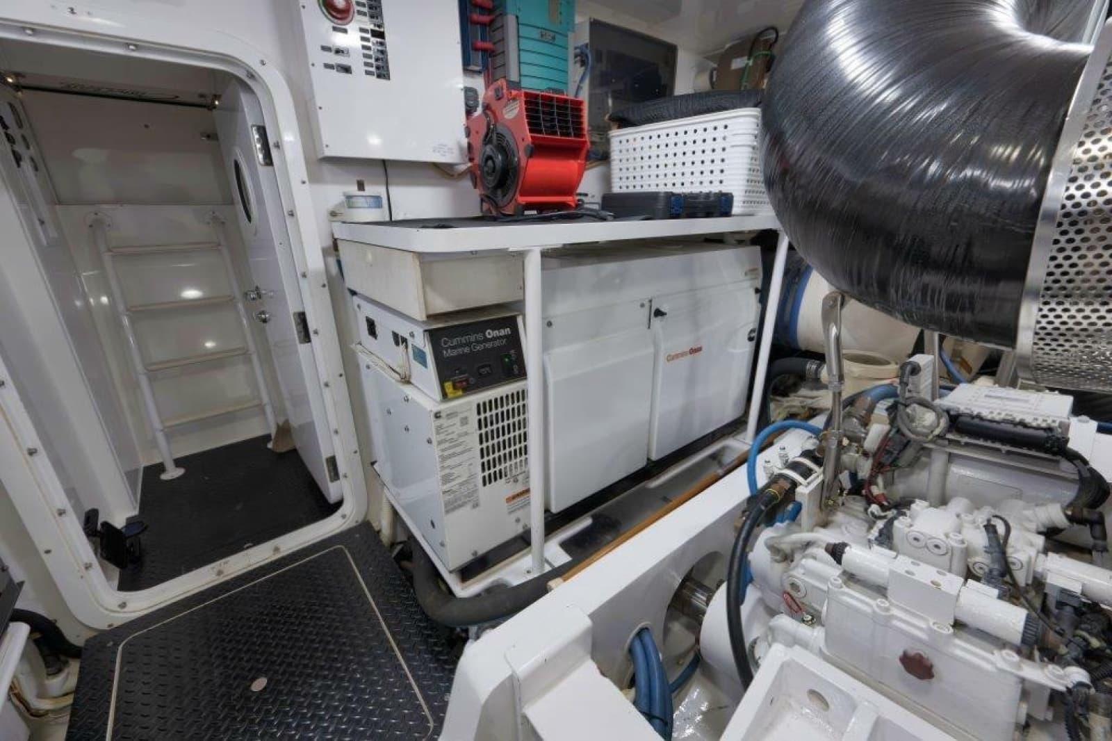 2011 Viking 70 Convertible - Photo 59