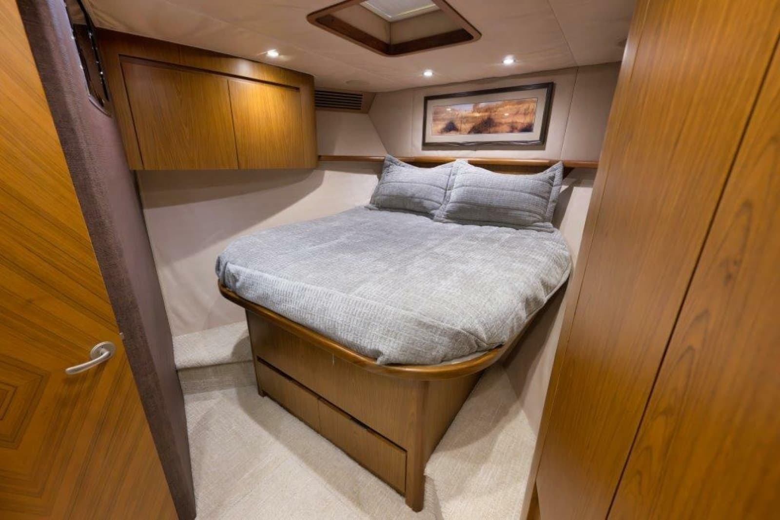 2011 Viking 70 Convertible - Photo 19