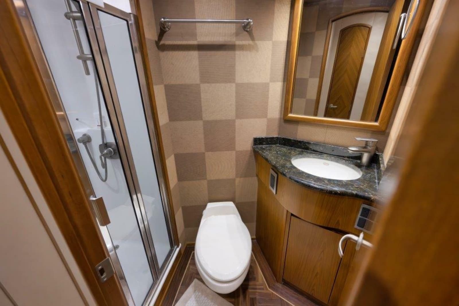 2011 Viking 70 Convertible - Photo 23