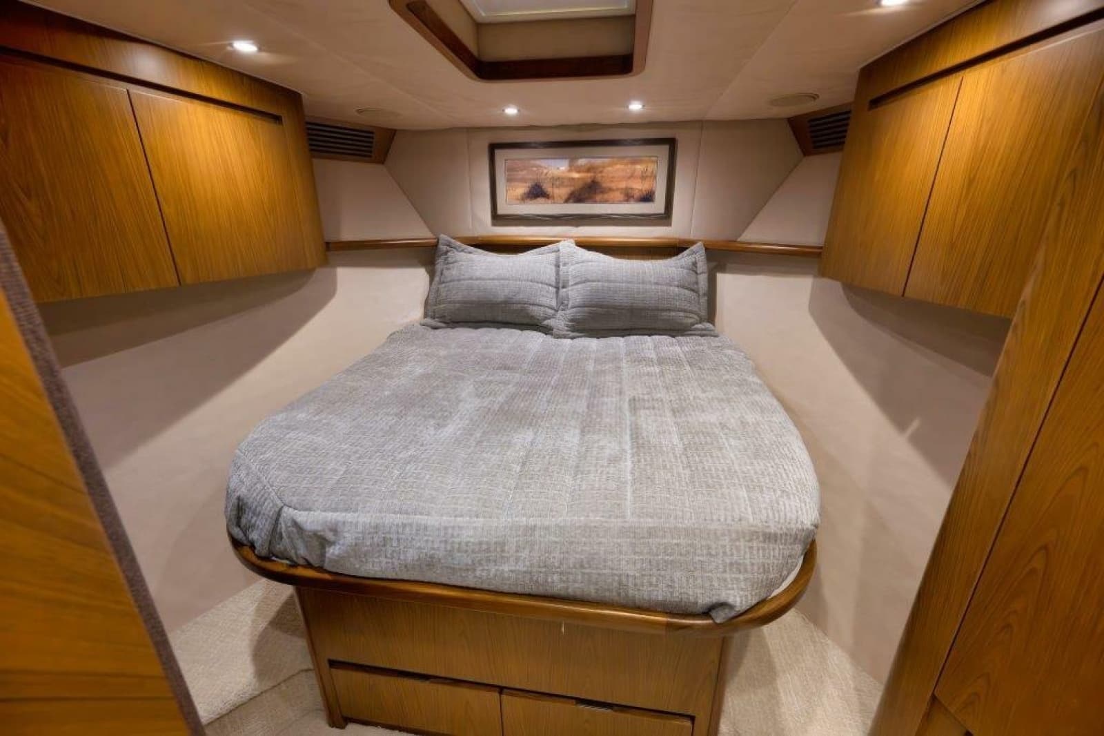 2011 Viking 70 Convertible - Photo 18