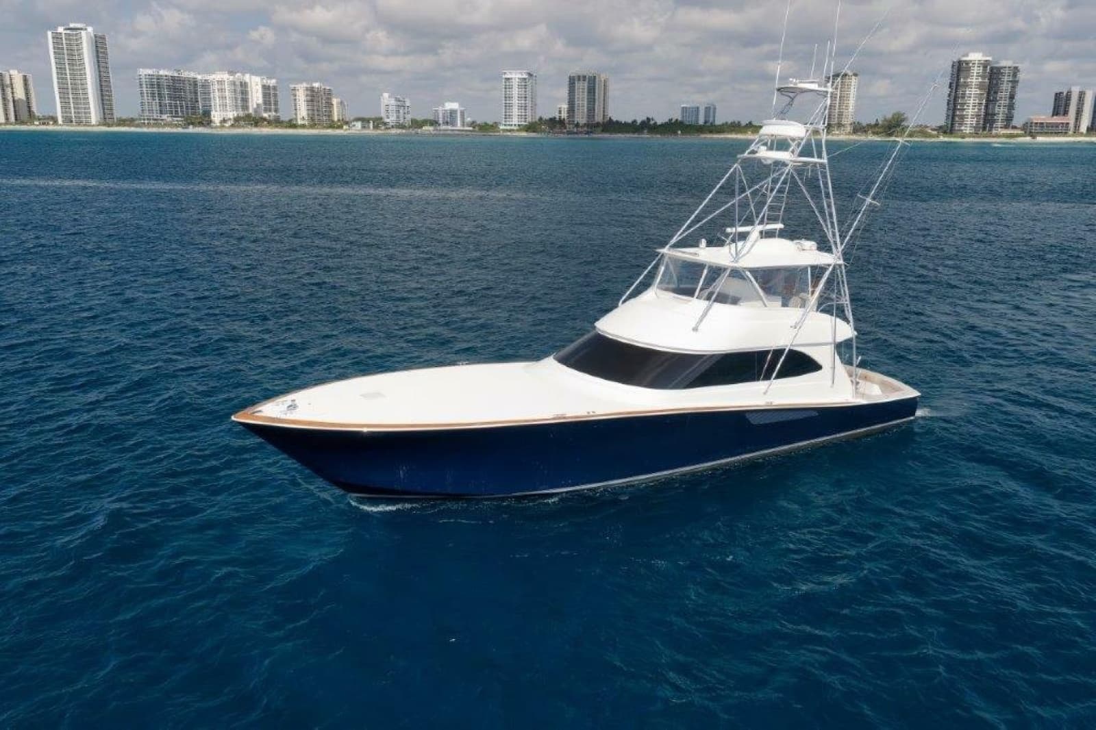 2011 Viking 70 Convertible - Photo 64