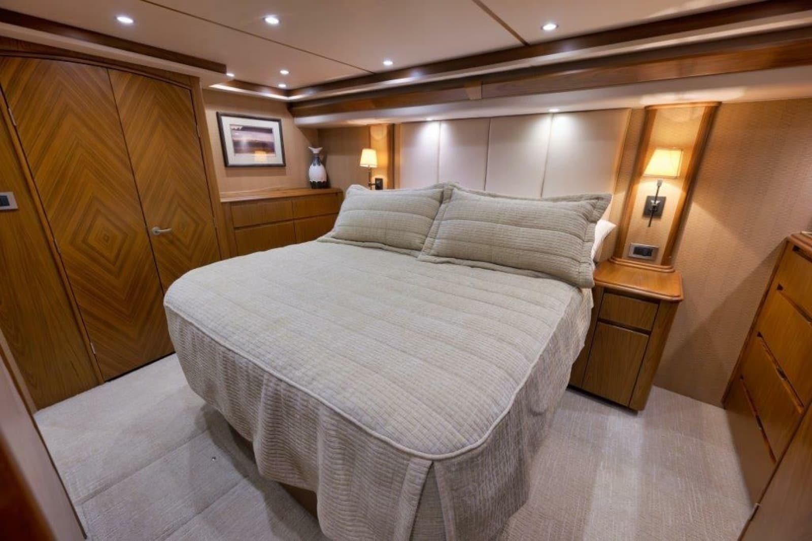 2011 Viking 70 Convertible - Photo 14