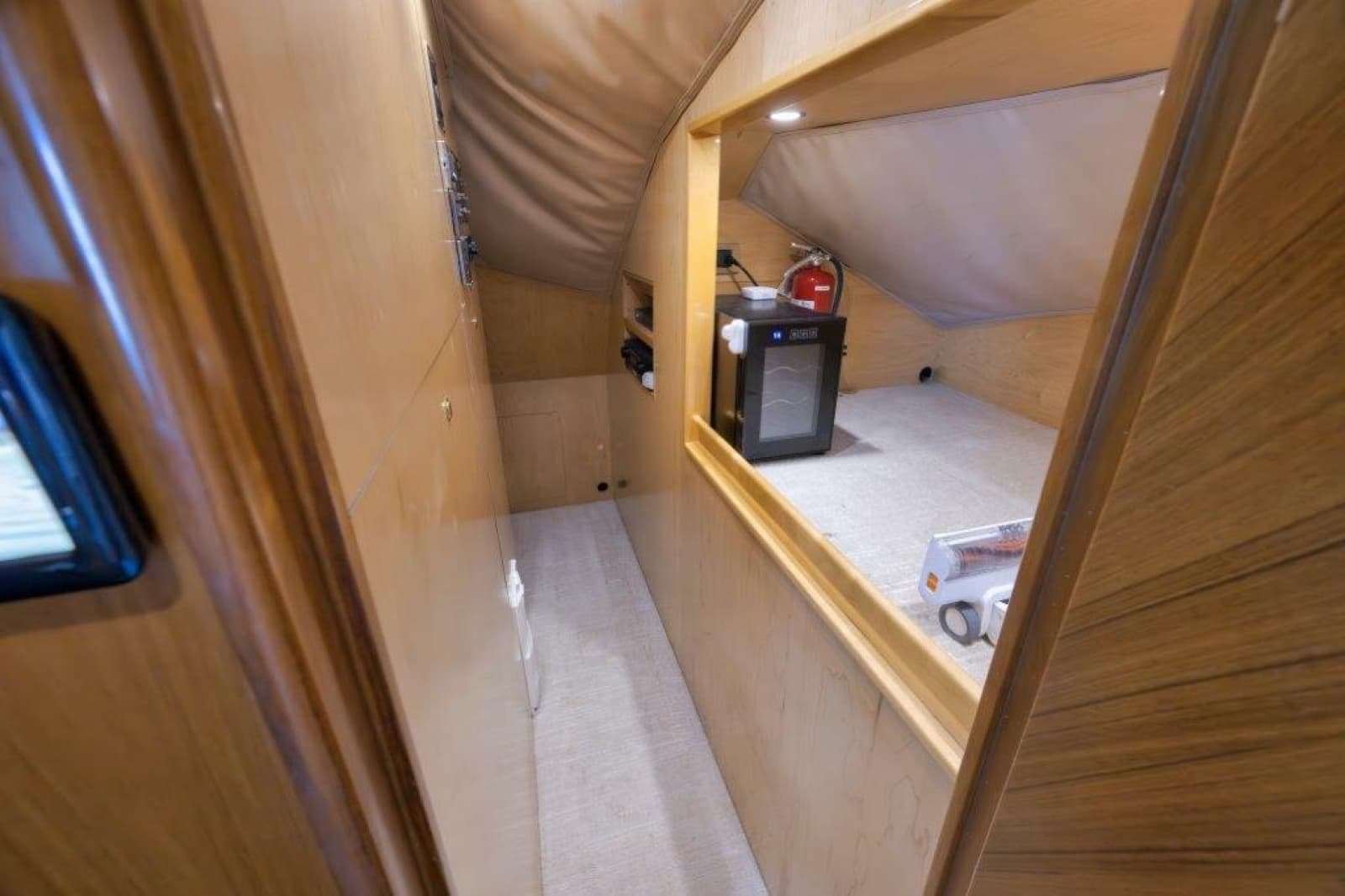 2011 Viking 70 Convertible - Photo 11