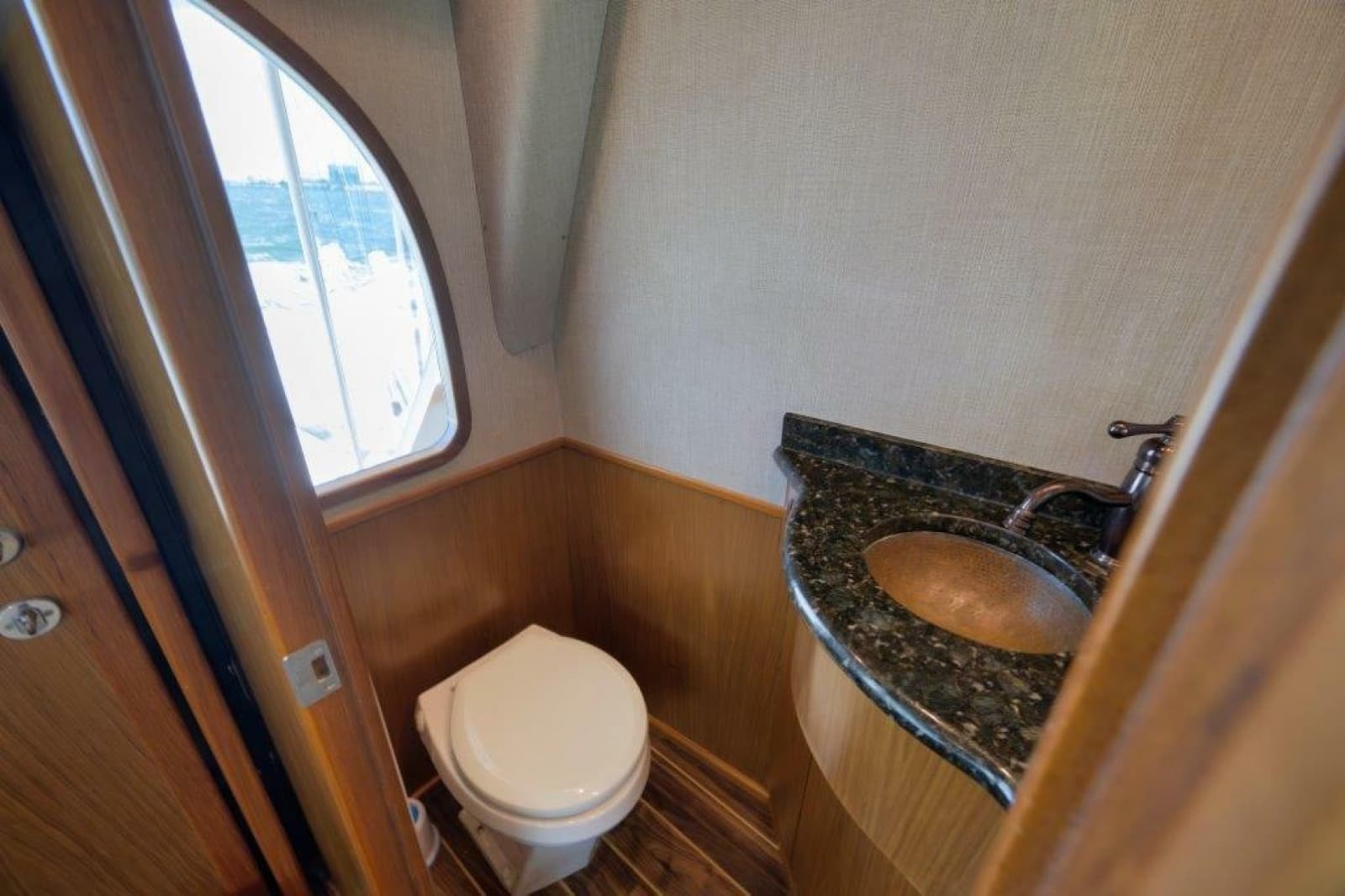 2011 Viking 70 Convertible - Photo 12
