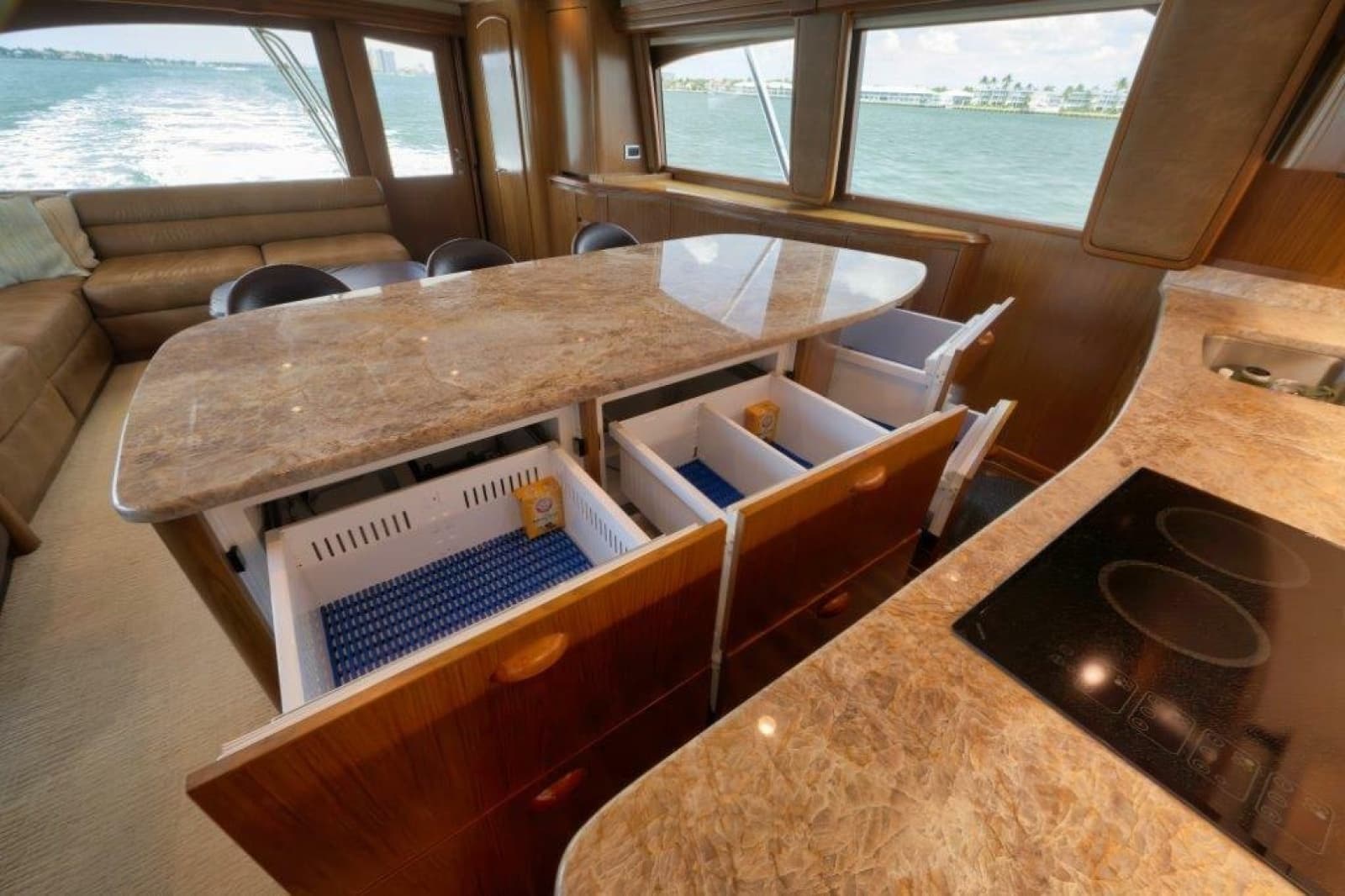 2011 Viking 70 Convertible - Photo 8