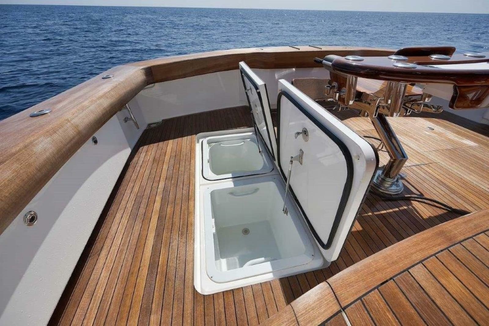 2011 Viking 70 Convertible - Photo 40