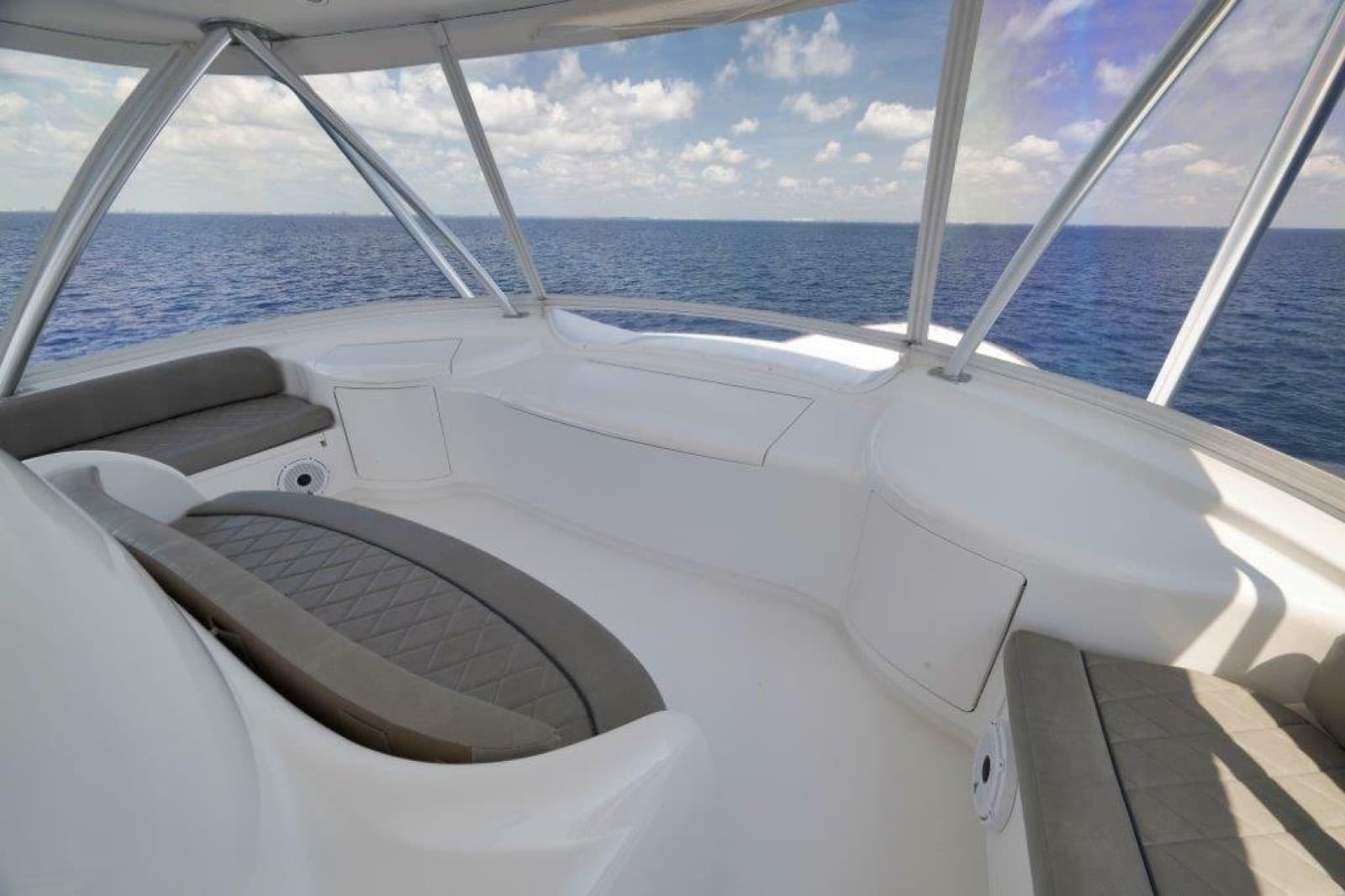 2011 Viking 70 Convertible - Photo 32