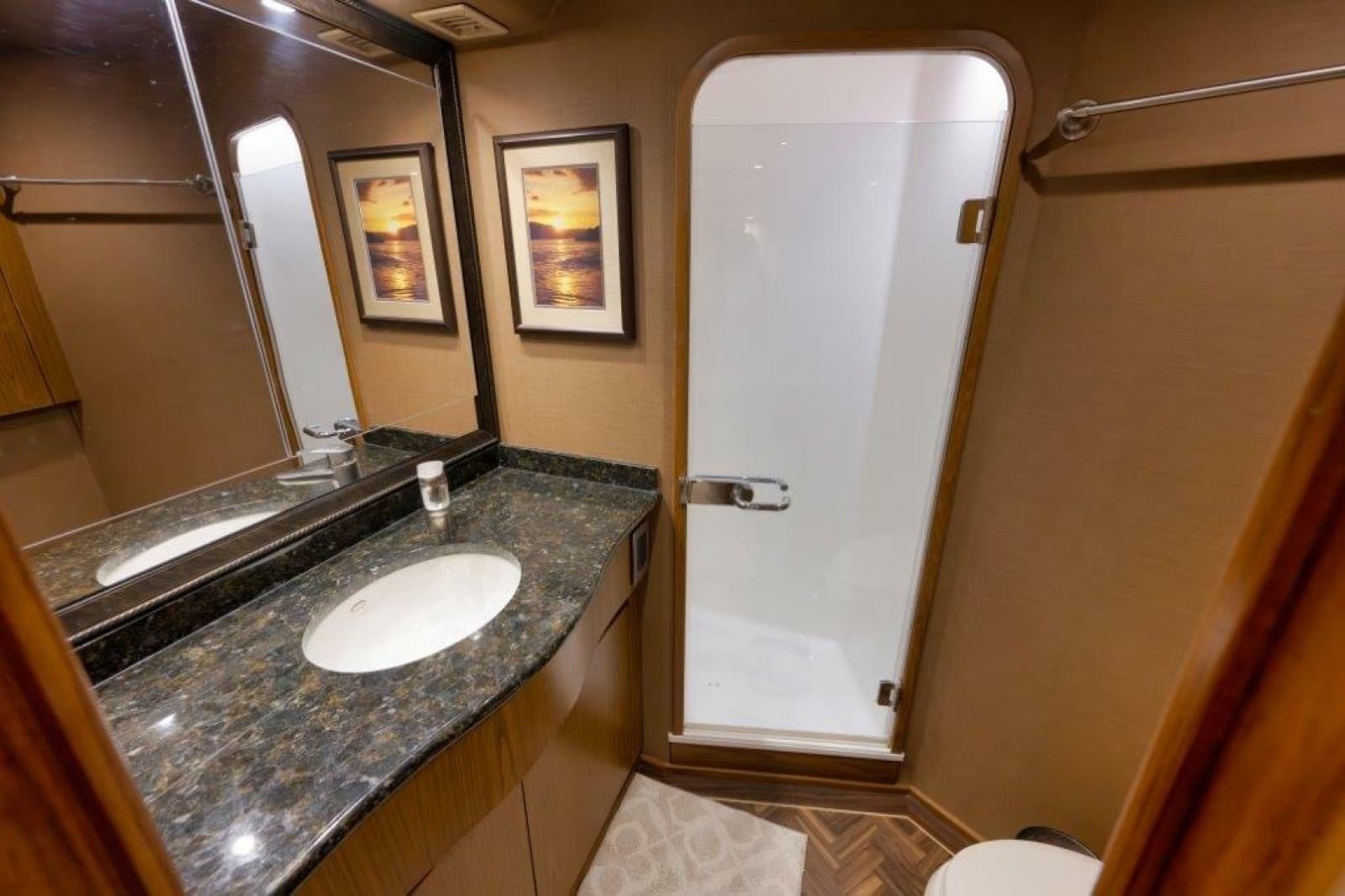2011 Viking 70 Convertible - Photo 17