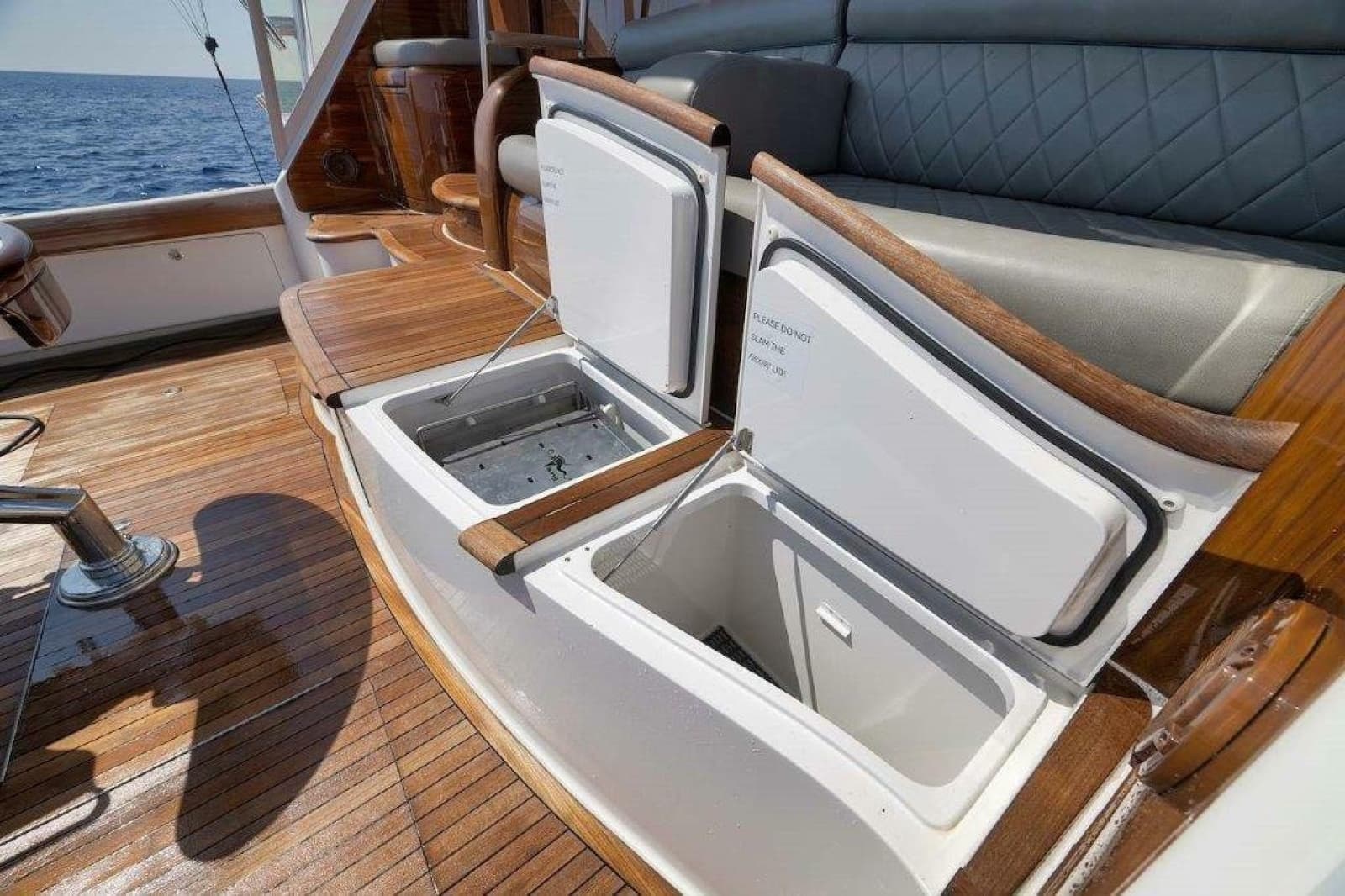 2011 Viking 70 Convertible - Photo 42