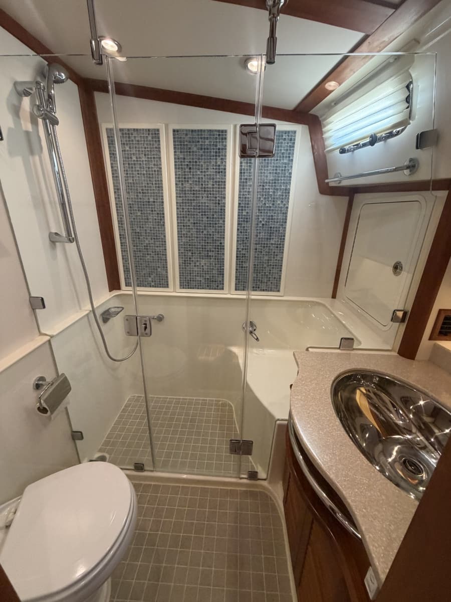 2016 Sabre 48 Salon Express - Photo 36