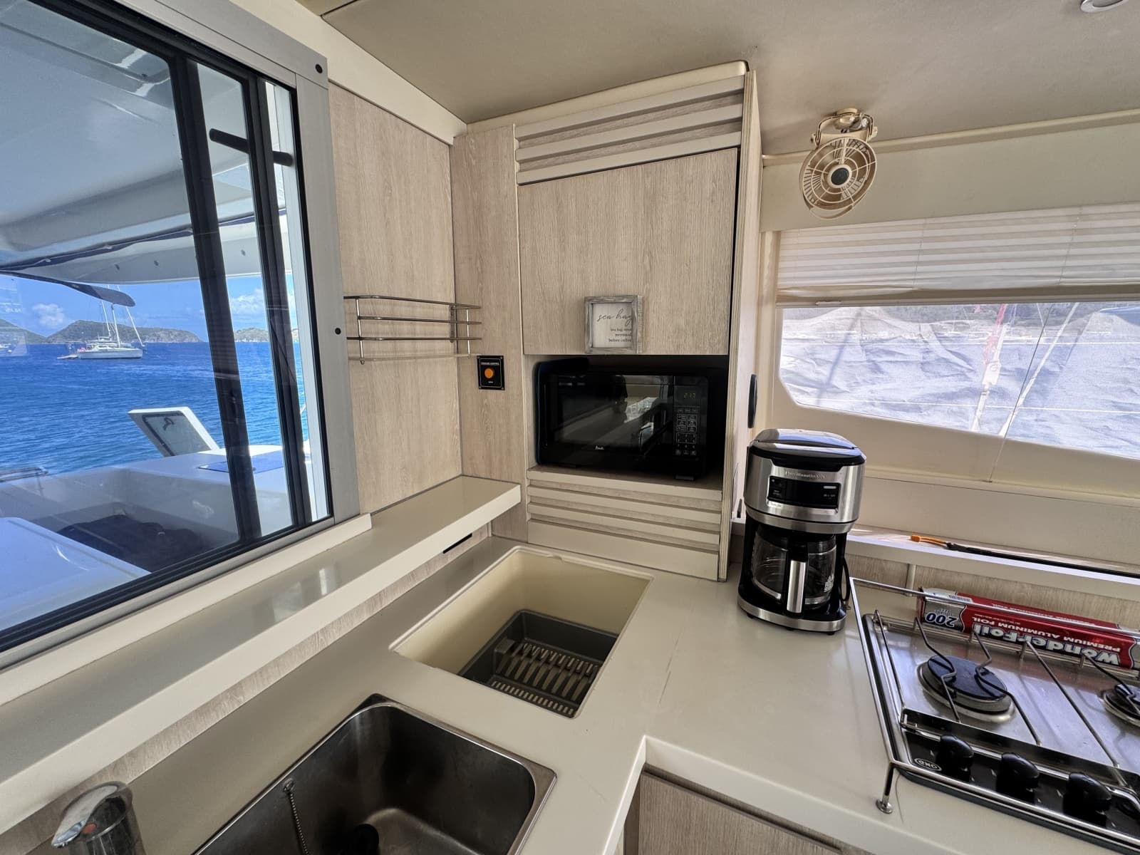 2016 Leopard 48 - Photo 20