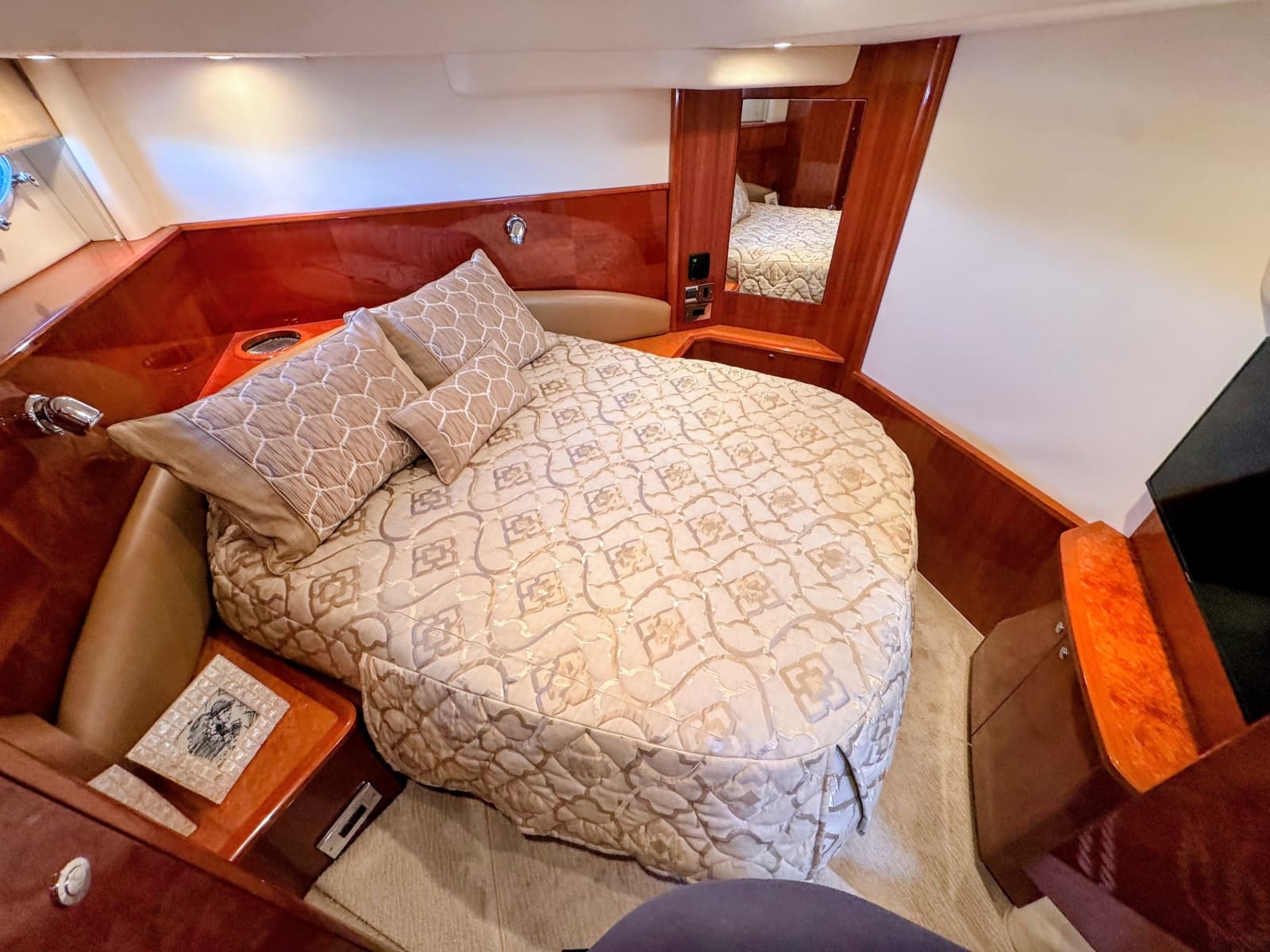 2004 Viking Princess V58 - Photo 45