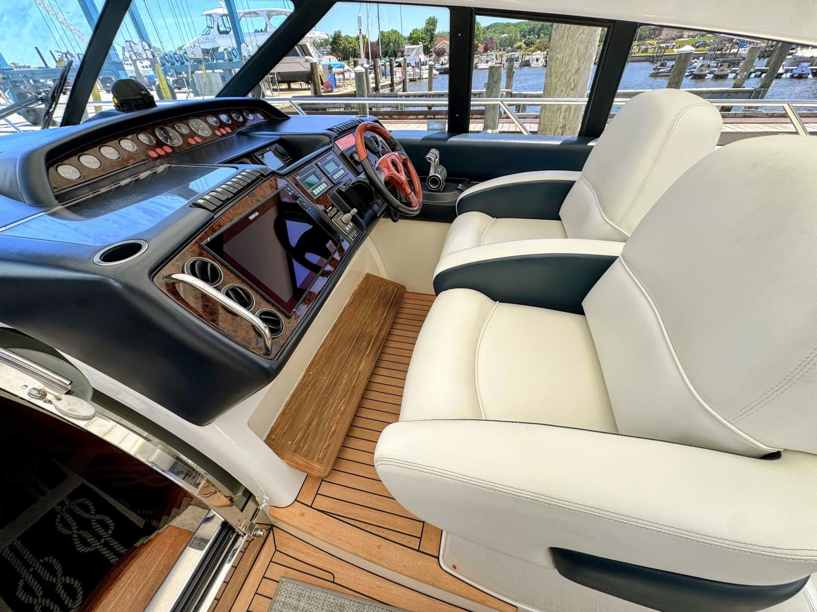 2004 Viking Princess V58 - Photo 9