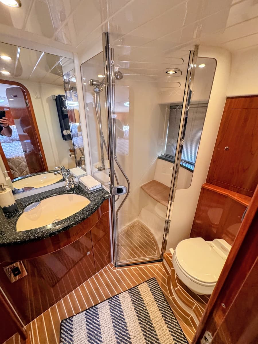 2004 Viking Princess V58 - Photo 40