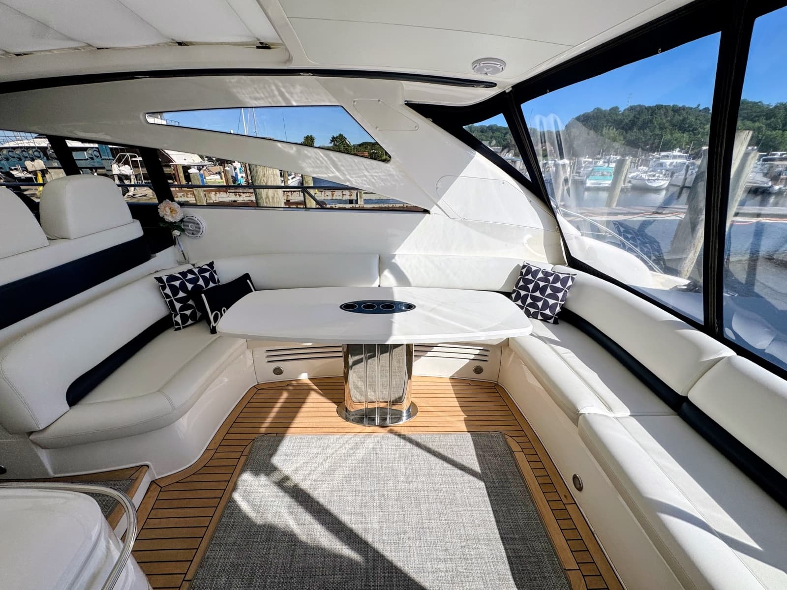 2004 Viking Princess V58 - Photo 18