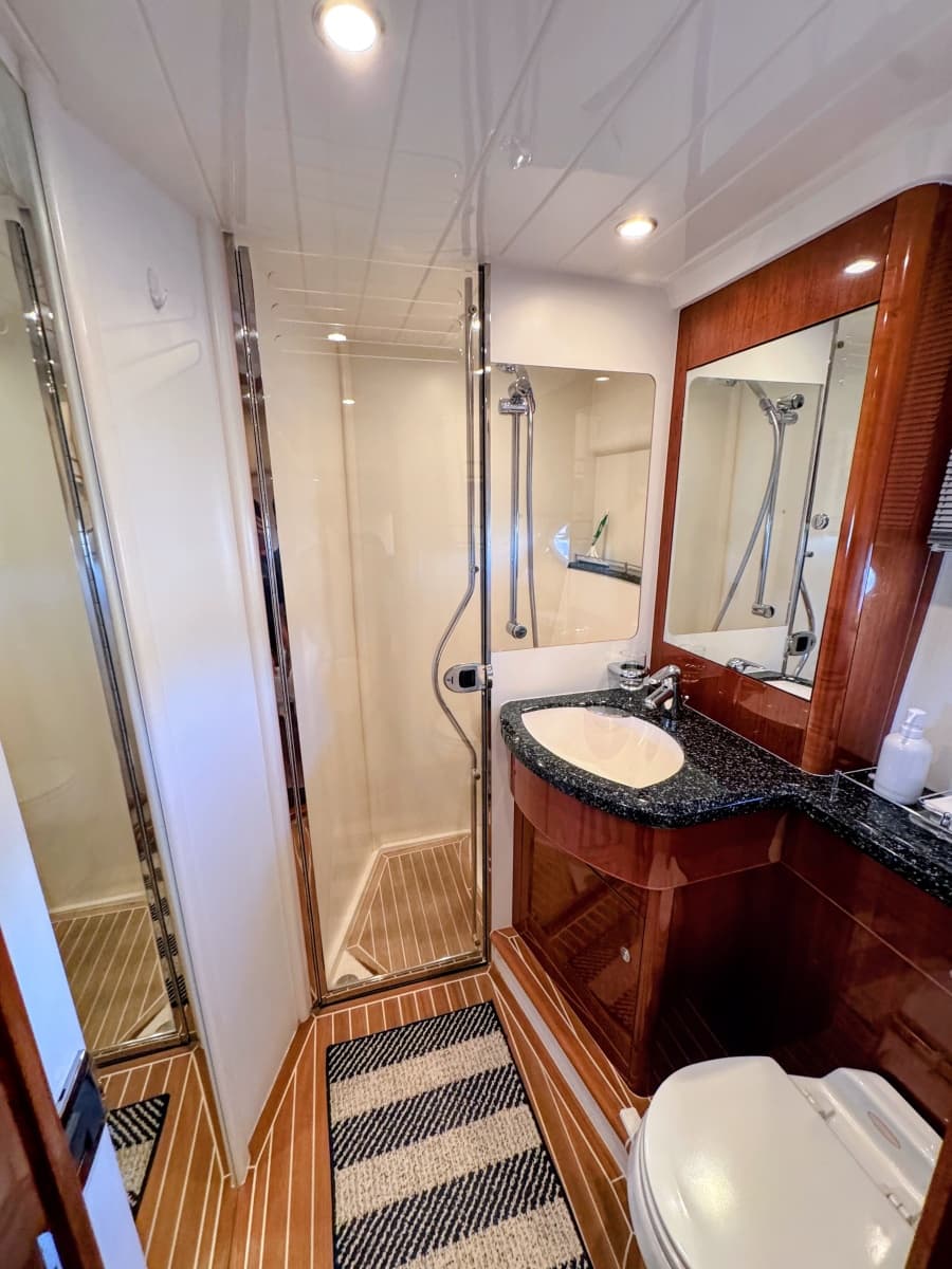 2004 Viking Princess V58 - Photo 48
