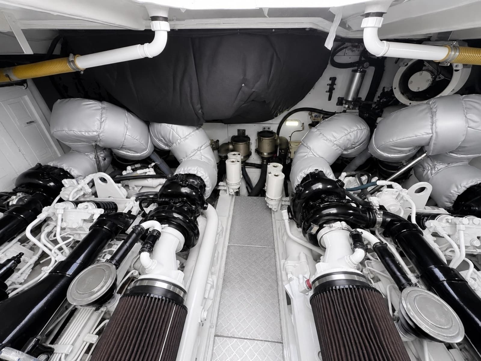 2004 Viking Princess V58 - Photo 29