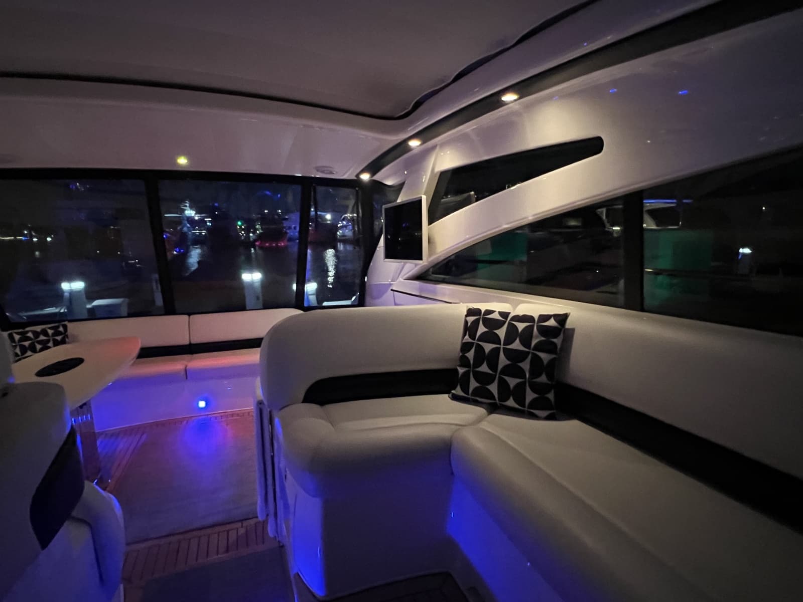 2004 Viking Princess V58 - Photo 16